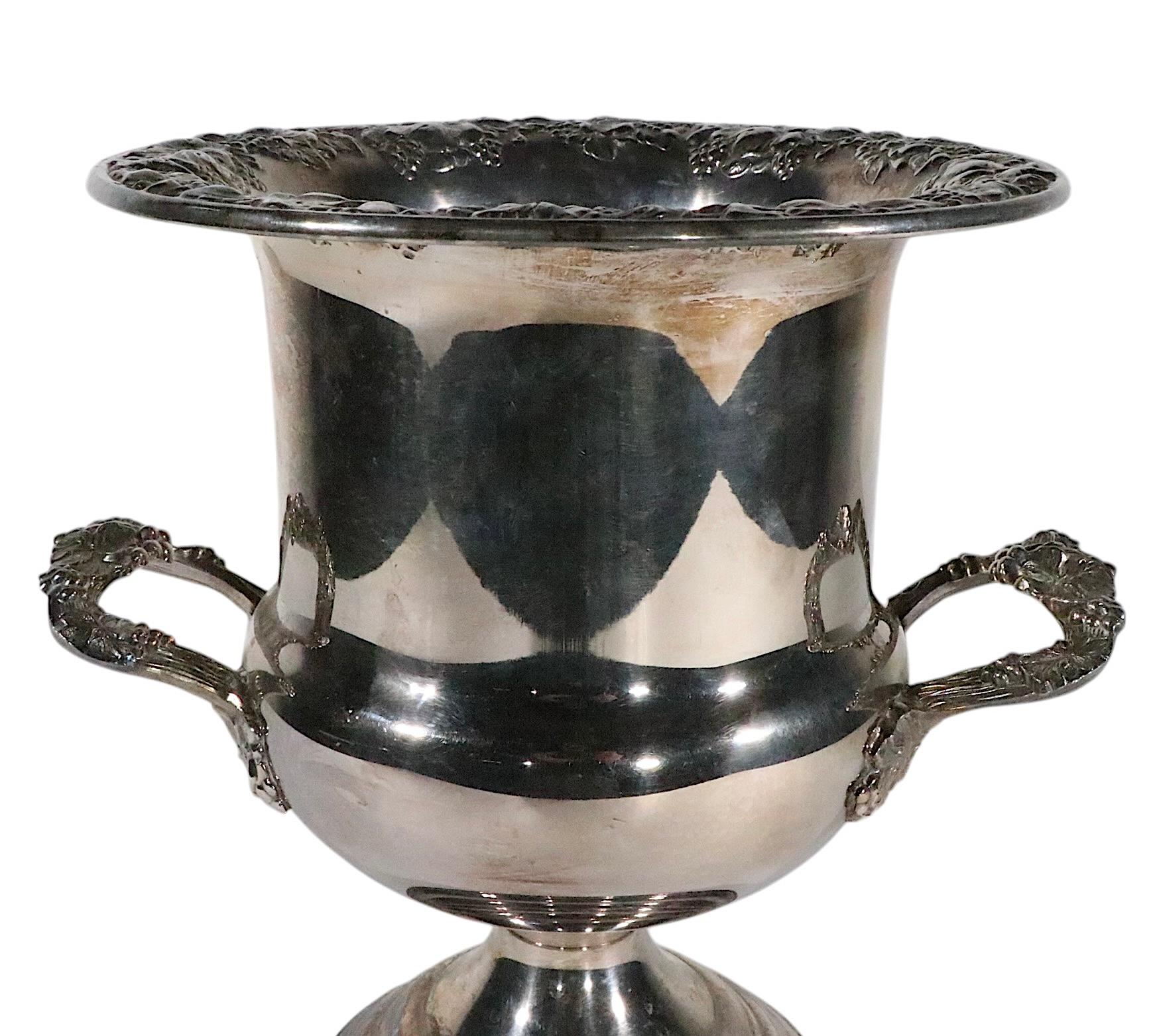 Hollywood Regency Art Deco versilberter Champagner-Eiskübel von Sheridan im Angebot 2
