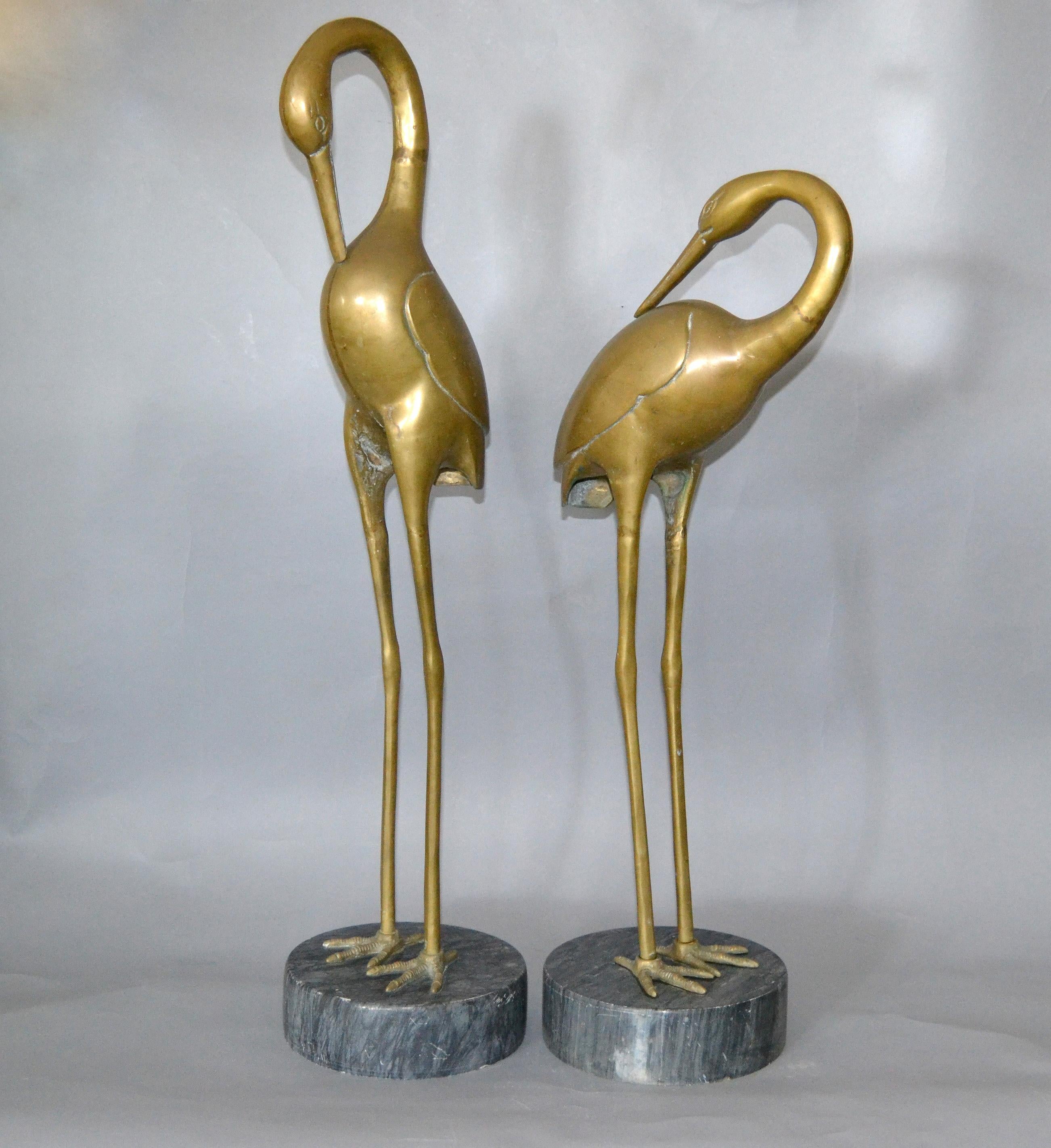 Fait main Hollywood Regency Asian Style Bronze Crane Sculptures Gray Marble Base - A Pair
