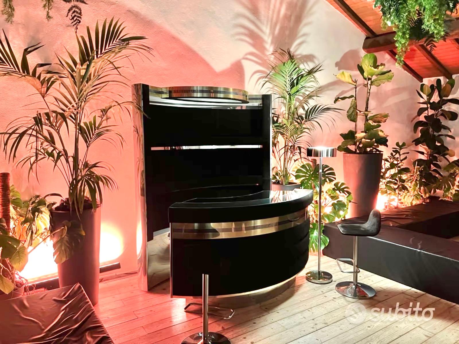 Hollywood Regency Bar im Stil von Willy Rizzo Schwarzes Wildleder Messing Chrom 1970er im Angebot 1