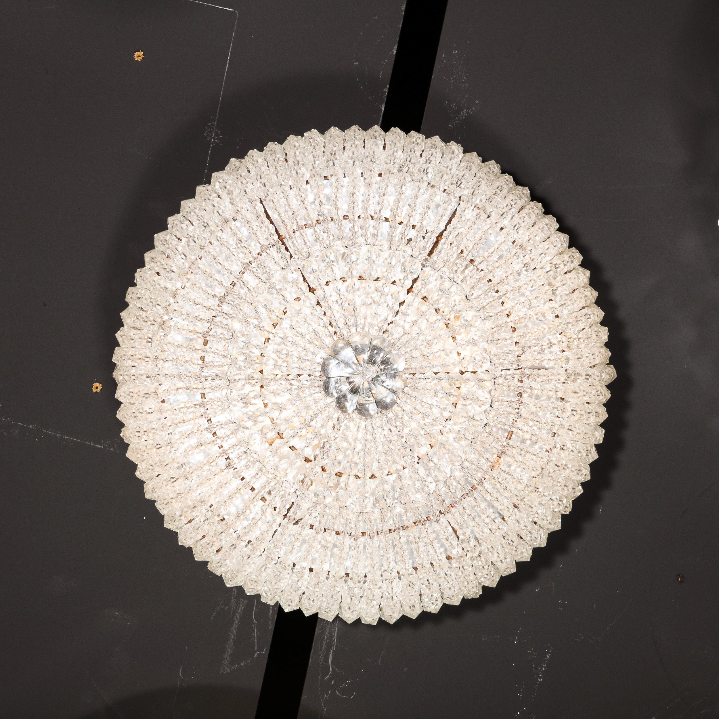 Hollywood-Regency-Kronleuchter aus perlenbesetztem Kristall mit versilberten Fassungen (amerikanisch) im Angebot