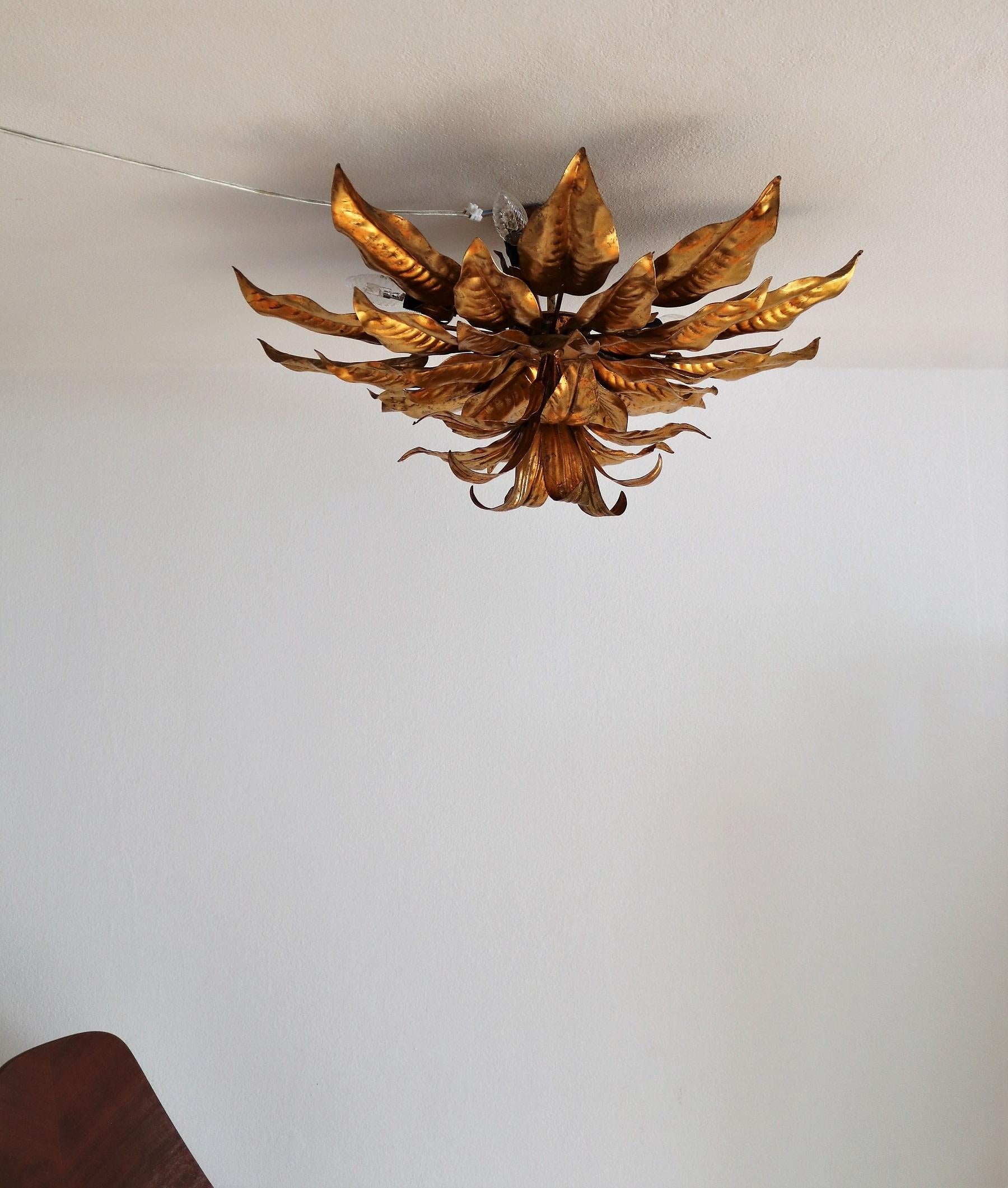 Italian midcentury XXL Gilt Flush Mount Ceiling Lamp with Leaves for Kögl, 1970s In Good Condition In Morazzone, Varese