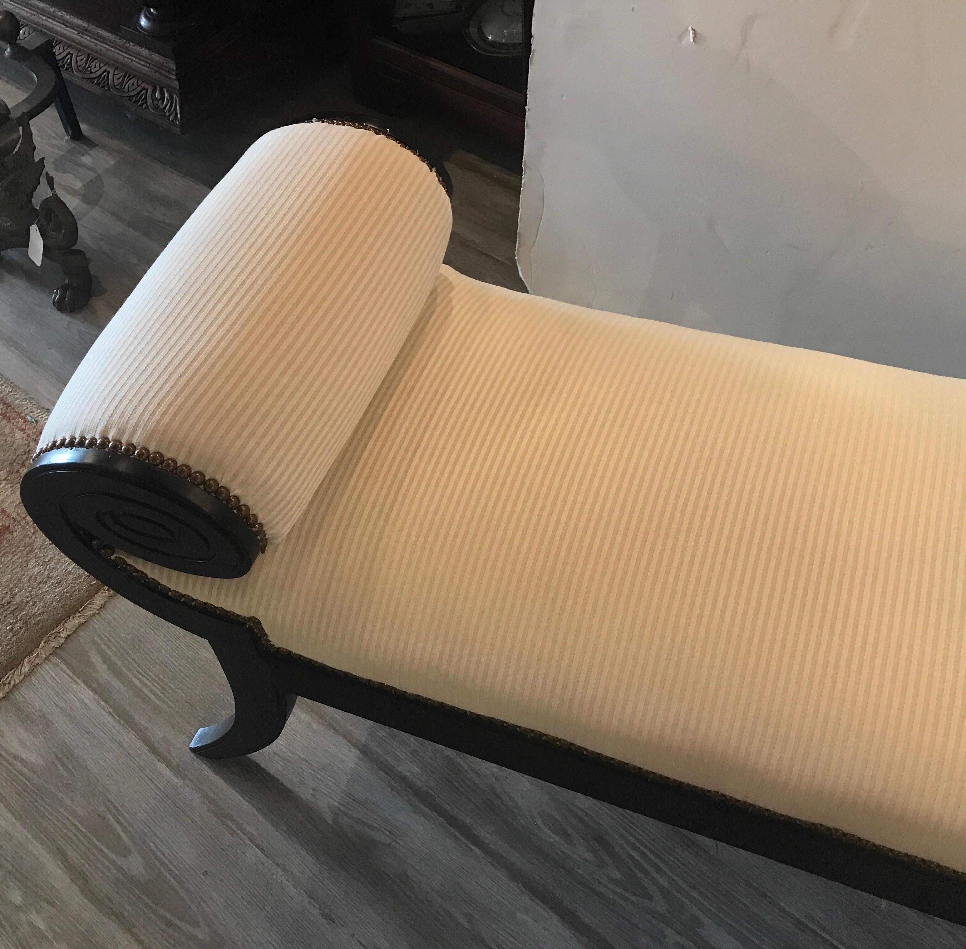 Hollywood Regency Black and White Bench In Excellent Condition In Lambertville, NJ