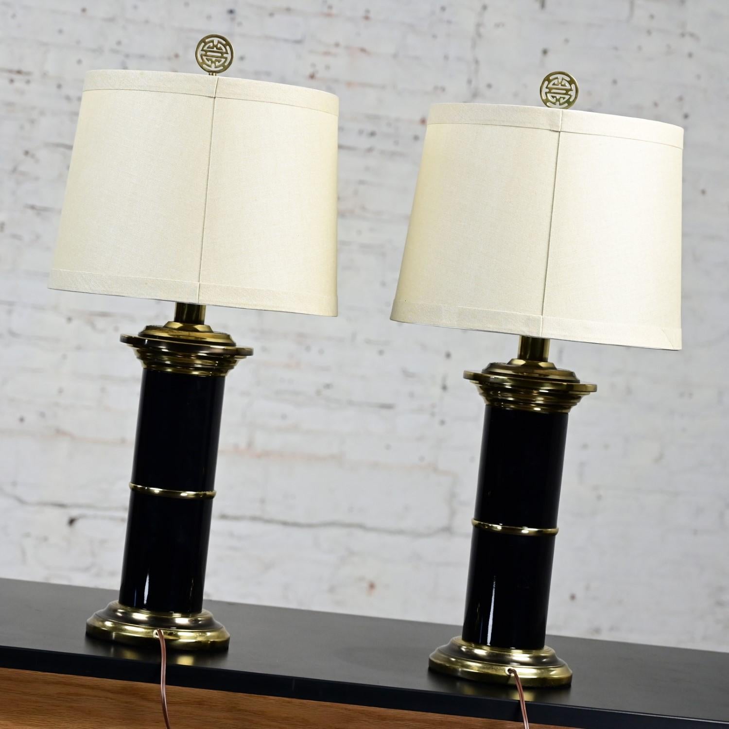 Hollywood Regency Black & Brass Plated Column Table Lamps Asian Finials a Pair For Sale 4