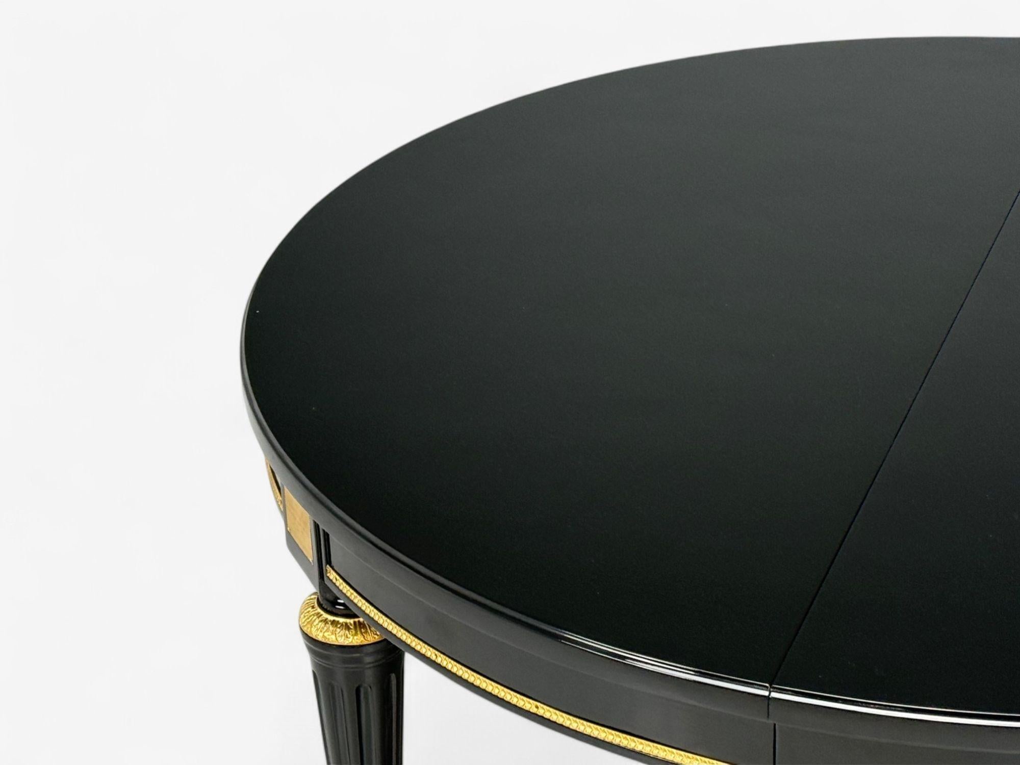 Hollywood Regency, Black Lacquer, Bronze, Ebonized Dining Table, France, 1940s For Sale 7