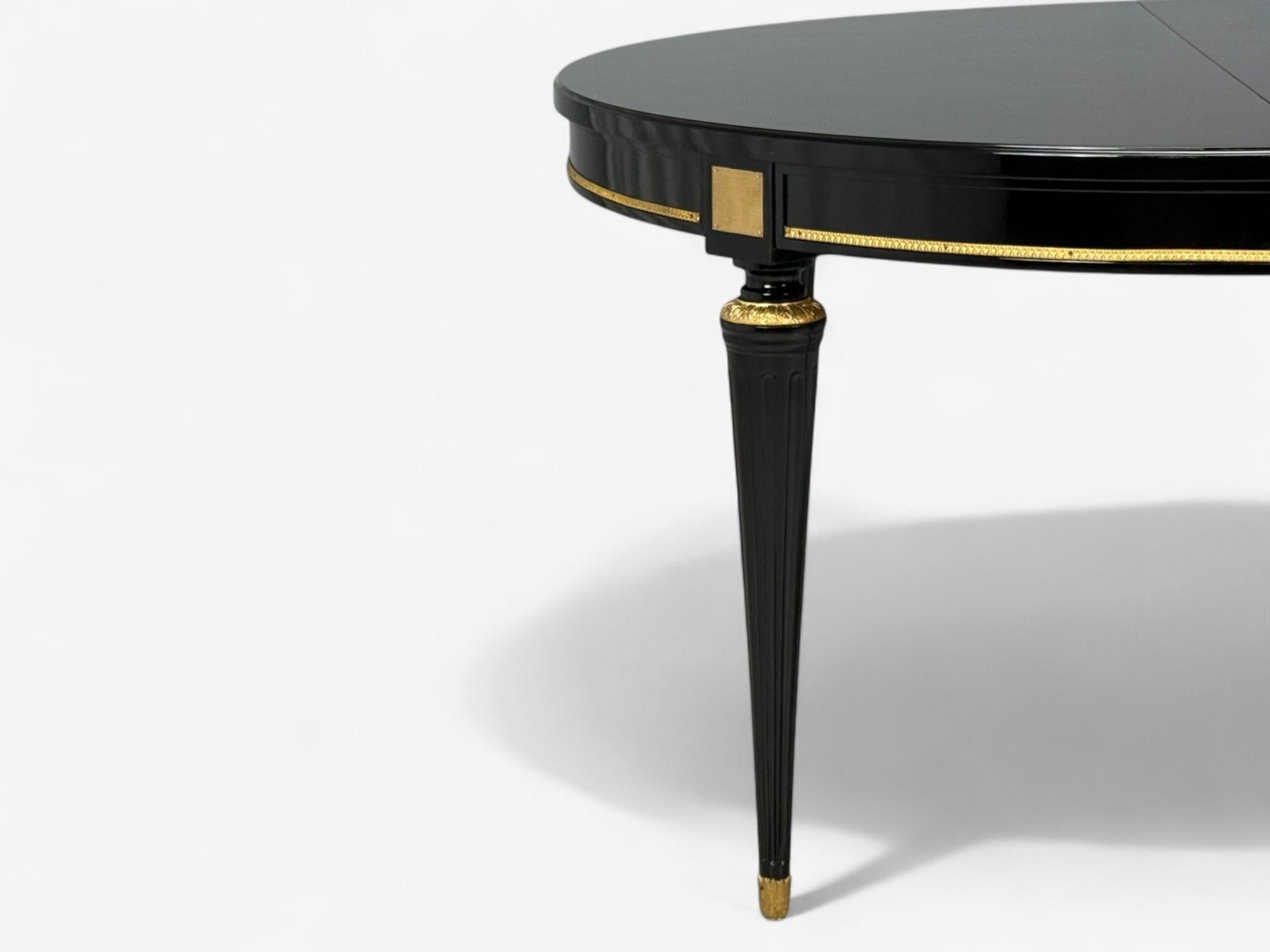 Hollywood Regency, Black Lacquer, Bronze, Ebonized Dining Table, France, 1940s For Sale 3