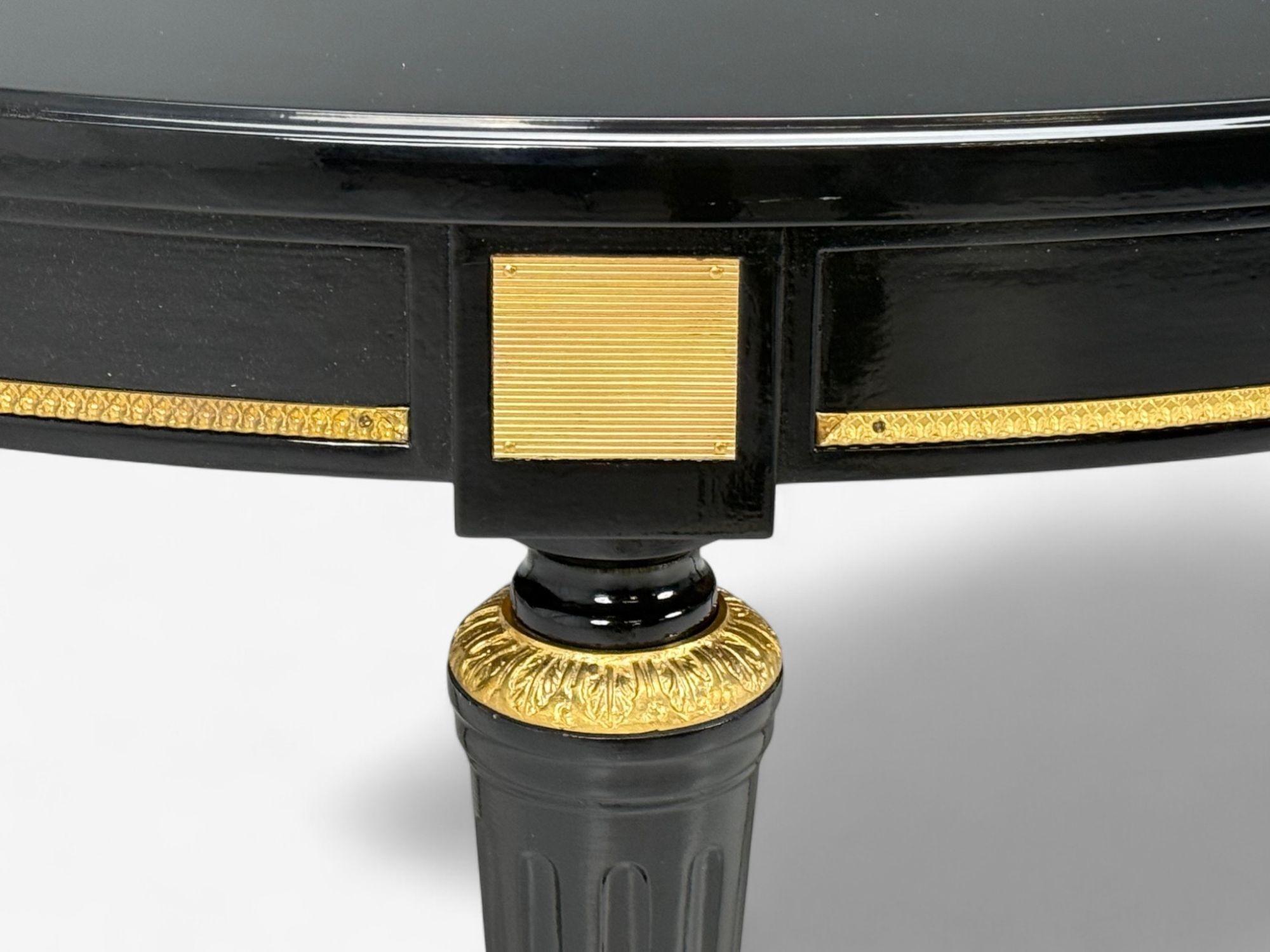 Hollywood Regency, Black Lacquer, Bronze, Ebonized Dining Table, France, 1940s For Sale 4