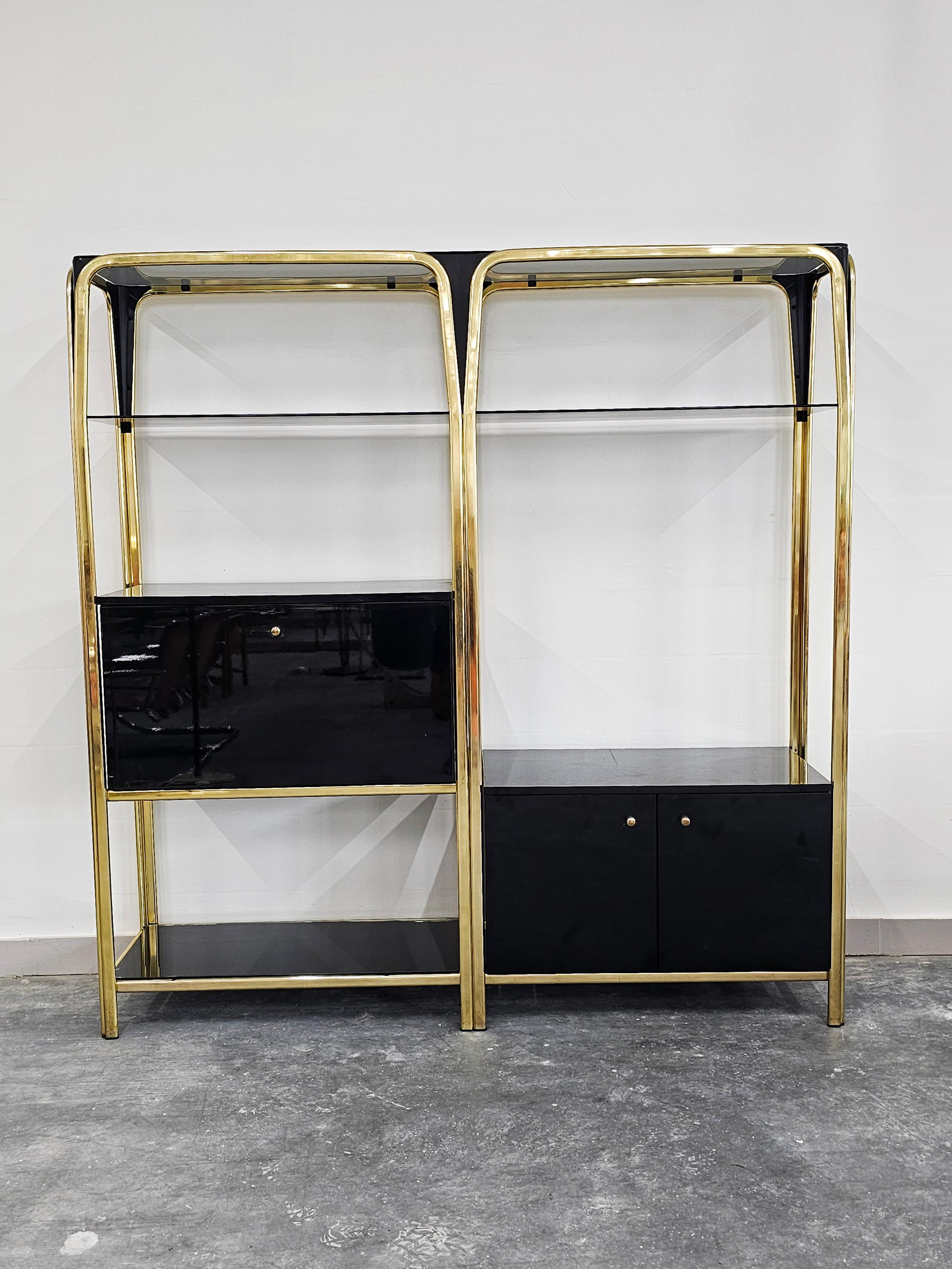 Hollywood Regency Black Lacquered Modular Wall Unit with a bar, Italy 1980s In Good Condition For Sale In Beograd, RS