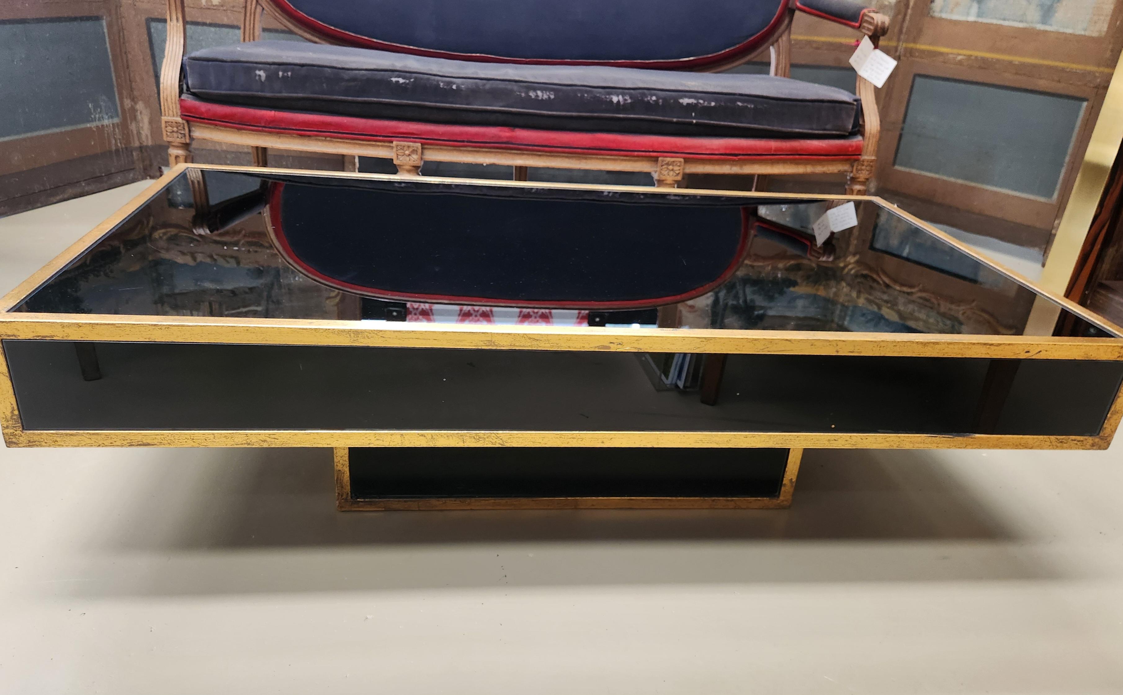Hollywood Regency Black Mirrored Cocktail Tables with Gilded Trim en vente 1
