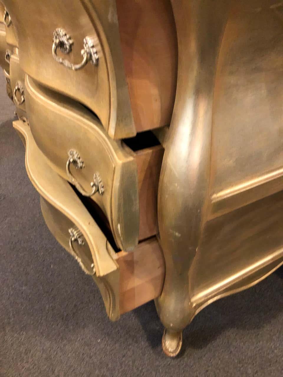 Hollywood Regency Bombe Gold Gilt Bedside Stands or Commodes a Pair In Good Condition In Plainview, NY