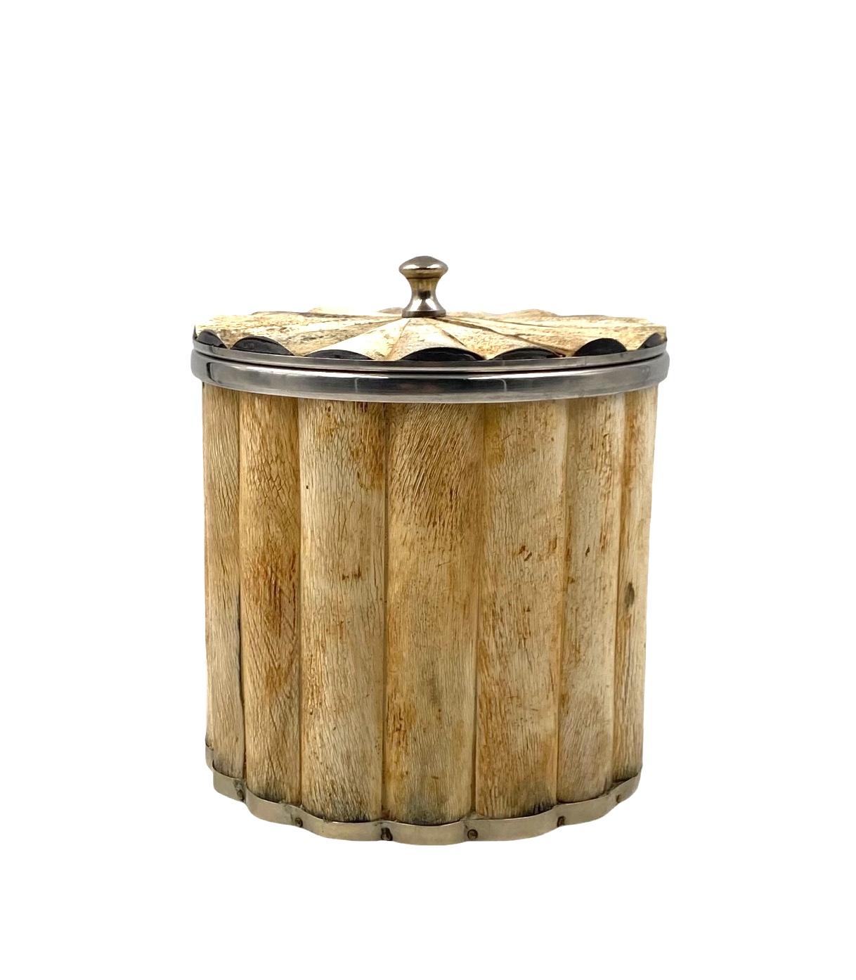 Hollywood regency bone and brass ice bucket, Italy 1970s in vendita 6