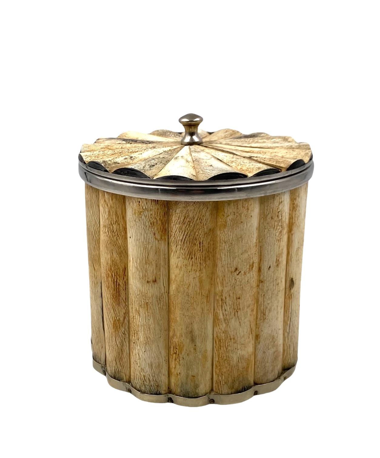 Hollywood regency bone and brass ice bucket, Italy 1970s in vendita 2
