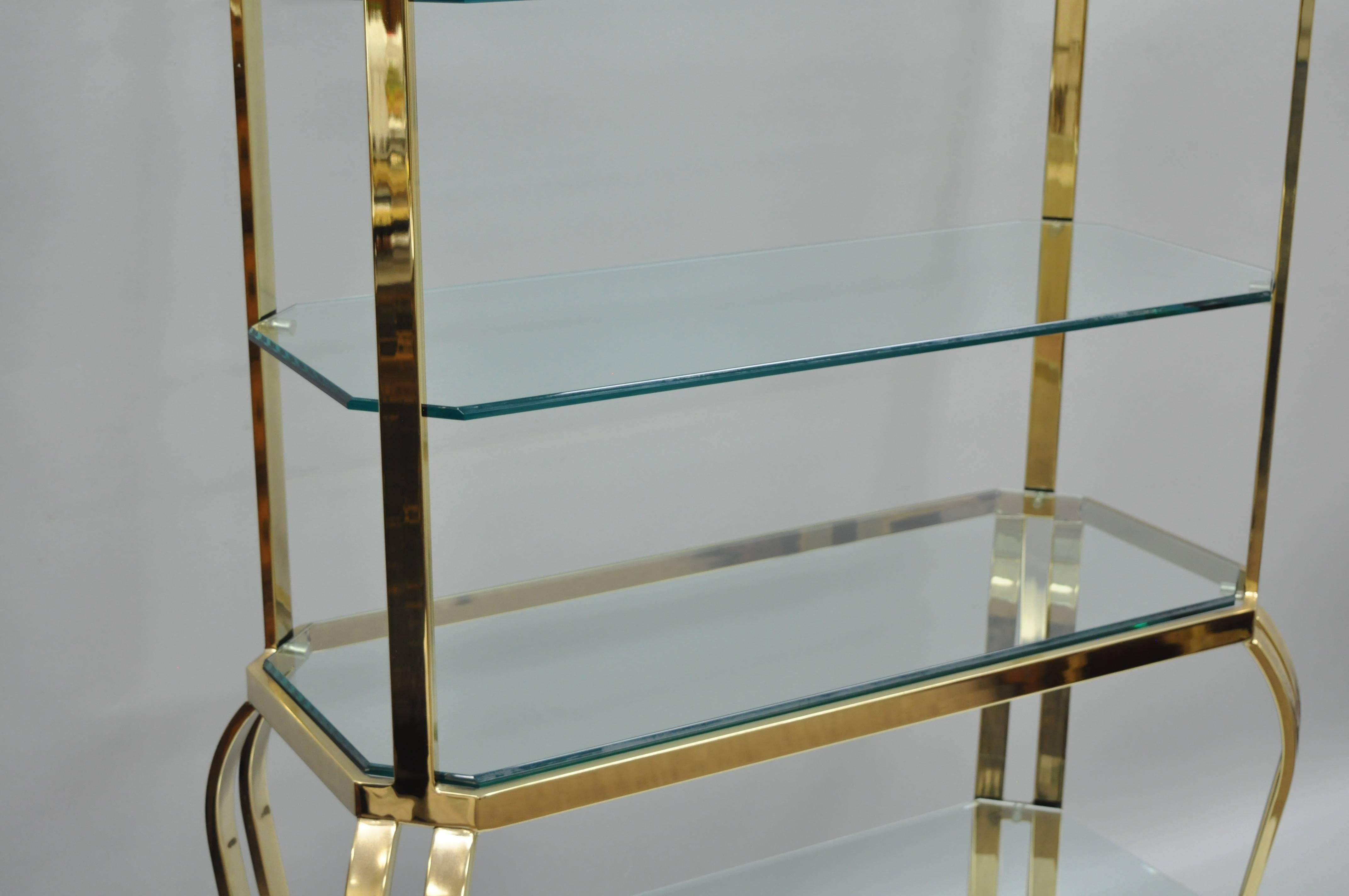 Libreria Hollywood Regency in ottone e vetro in stile Milo Baughman 3