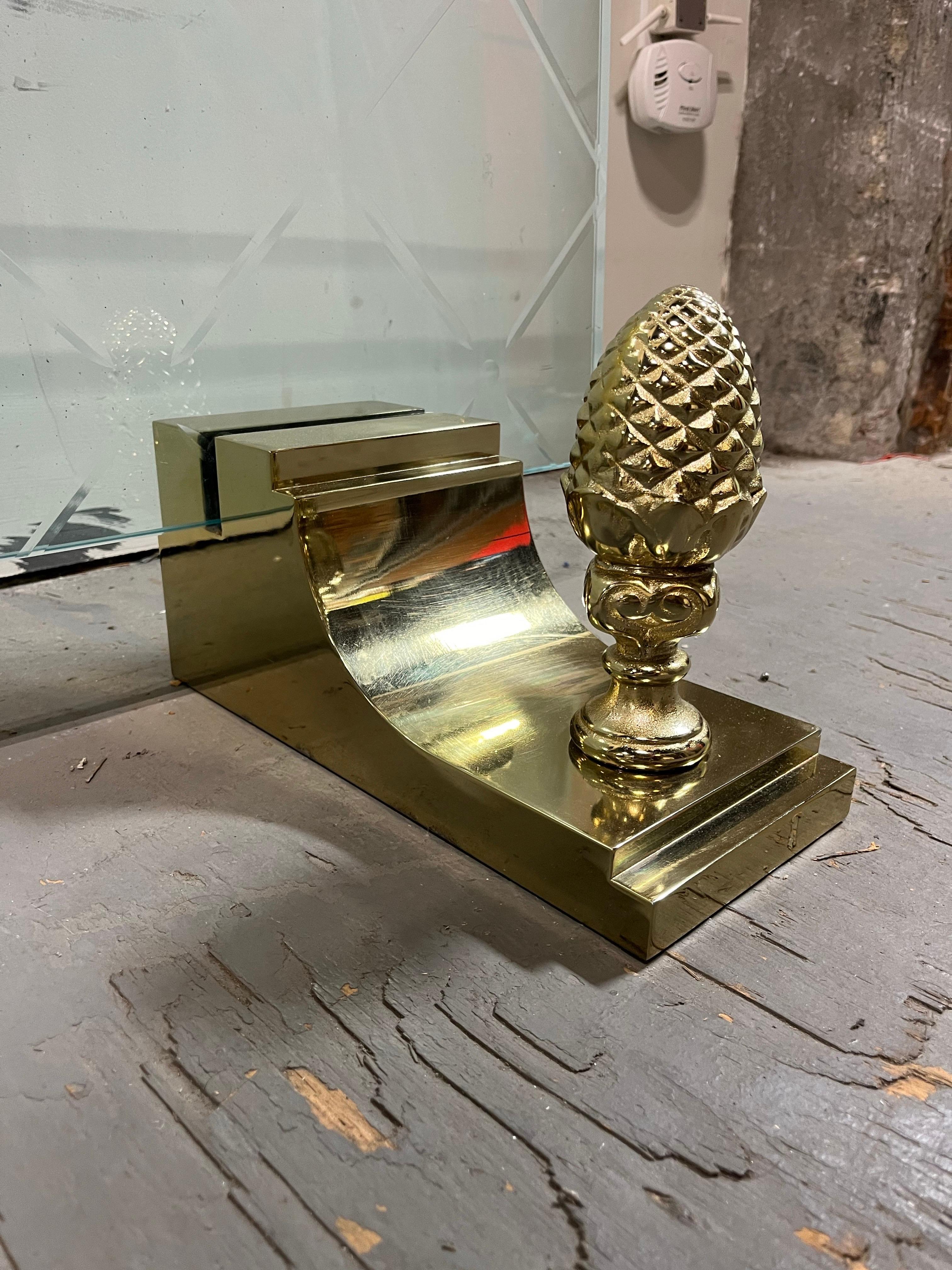 Chimenea de latón y cristal grabado Hollywood Regency en venta 4