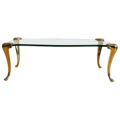 Tables basses en laiton et verre de style régence hollywoodienne