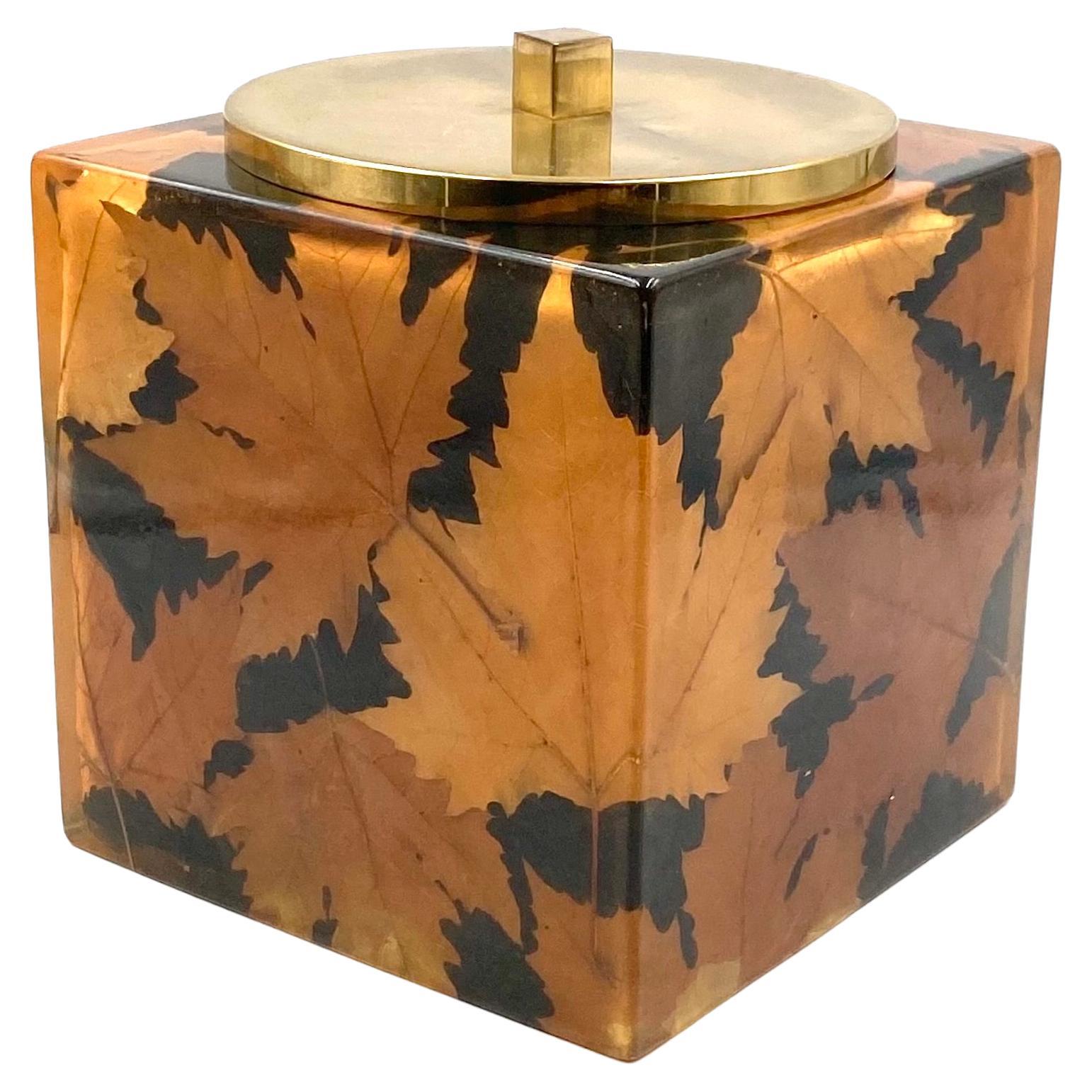 Hollywood regency brass and leaves resin ice bucket, Montagnani Florence 1970s For Sale