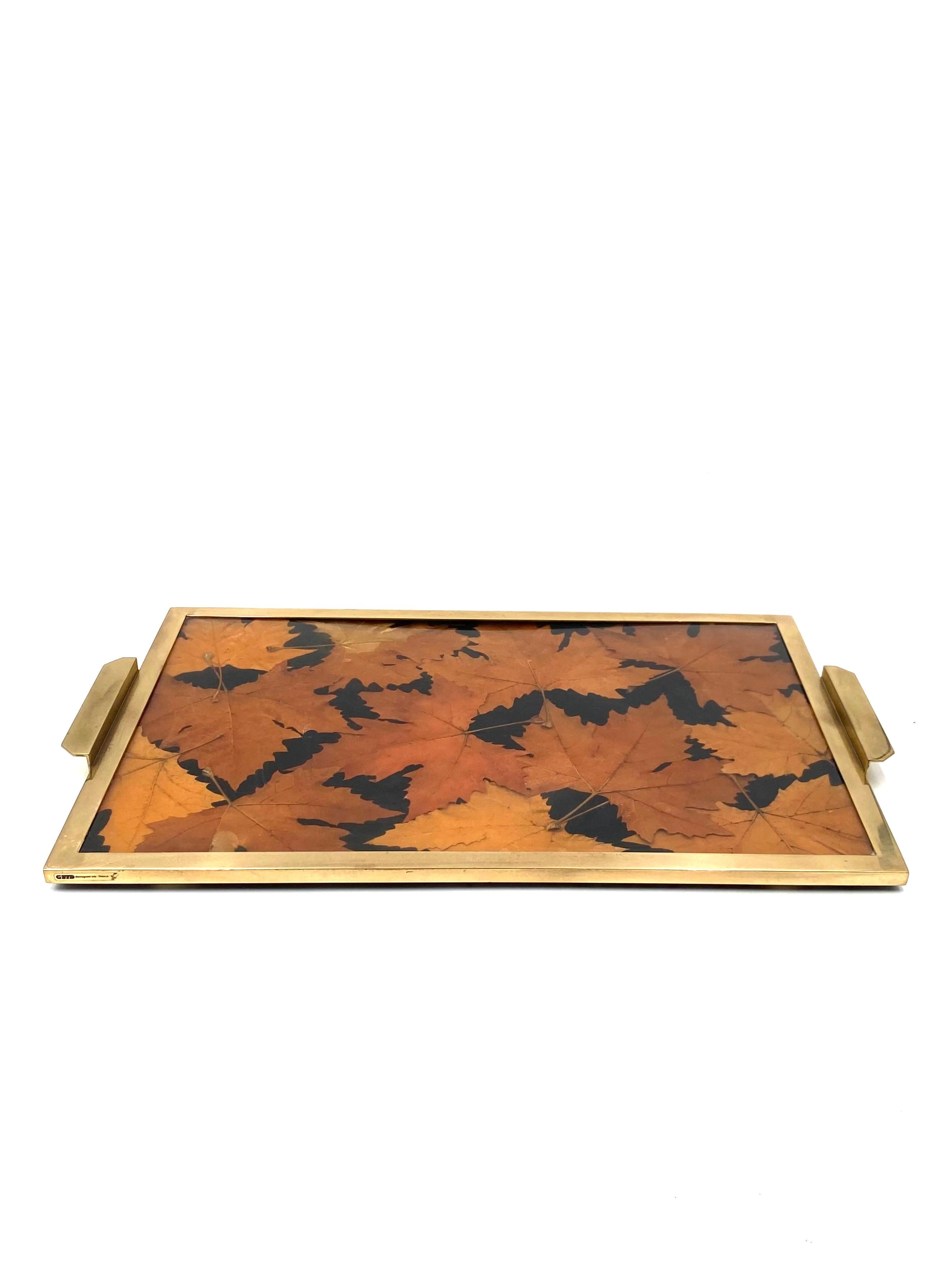 Hollywood Regency Hollywood regency brass and leaves resin tray, Montagnani Firenze Italy 1970s For Sale