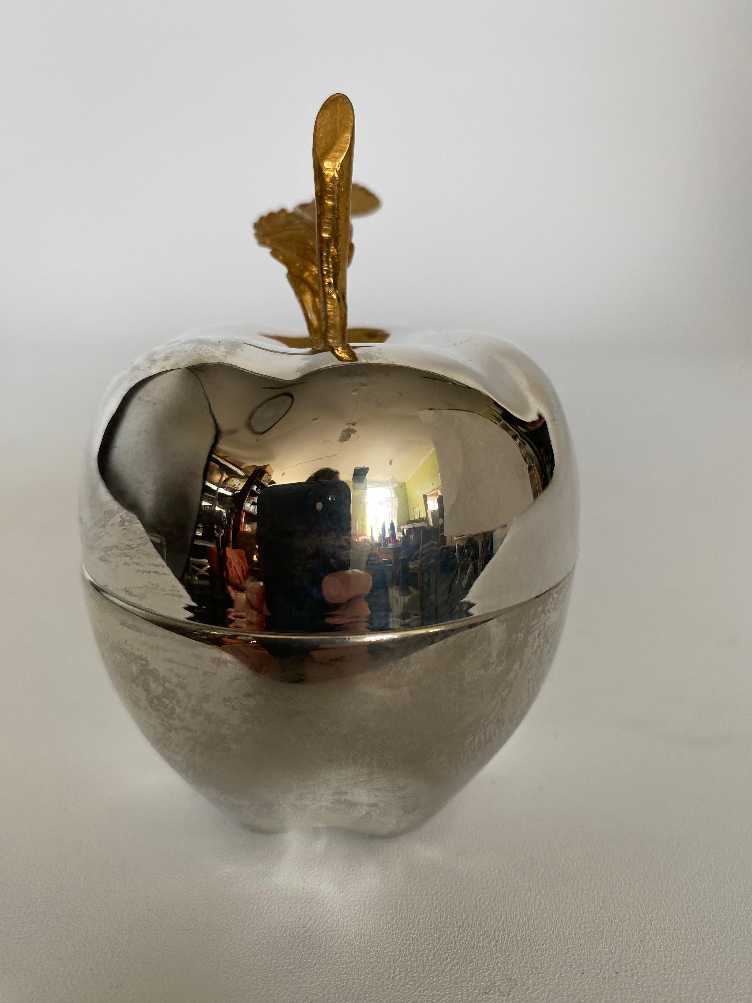 Boîte à bijoux Hollywood Regency en métal argenté et laiton Bon état - En vente à Grythyttan, SE