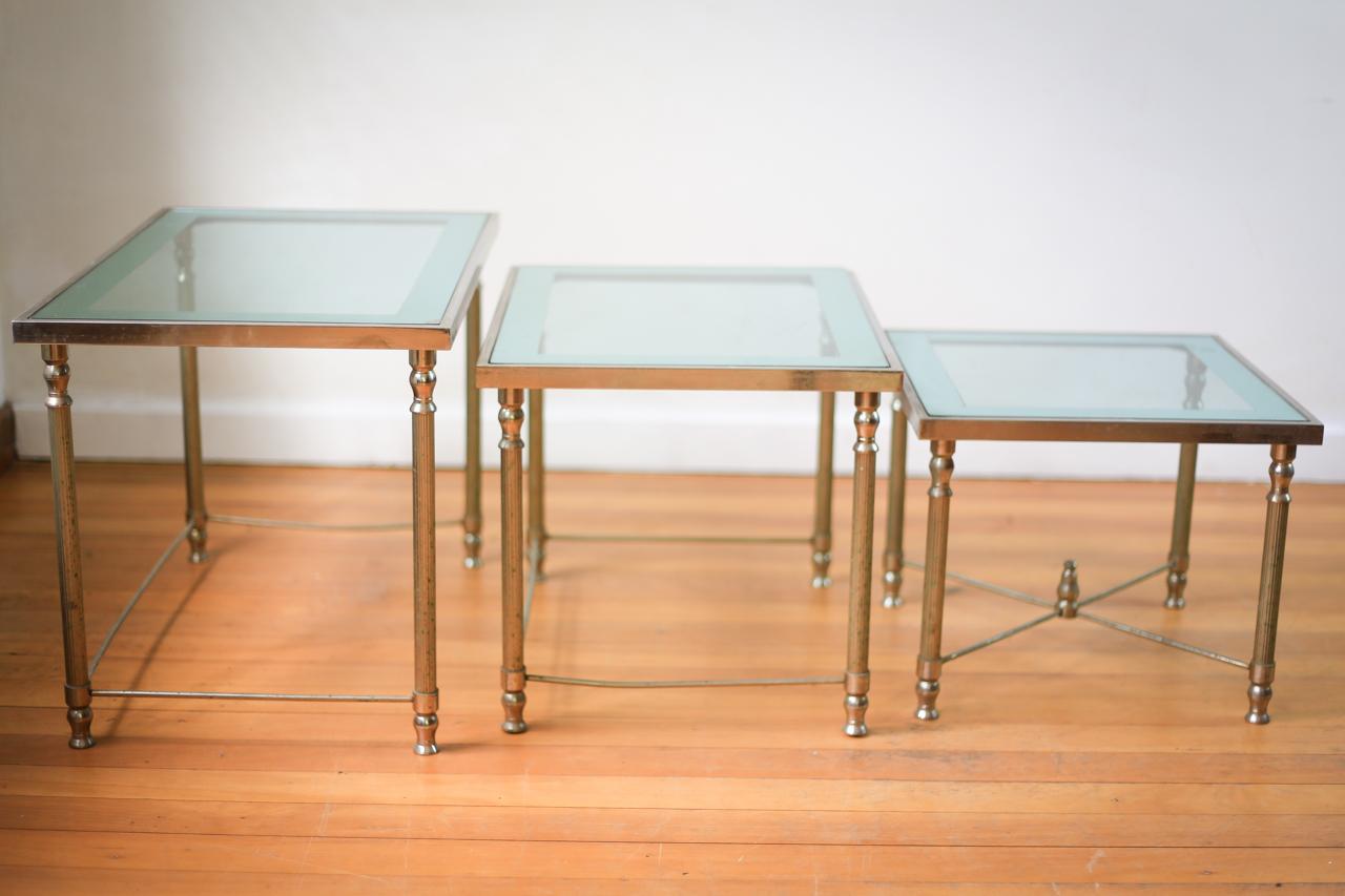 Hollywood Regency Brass and Mirrored Glass Nest of Tables Maison Jansen Style For Sale 5