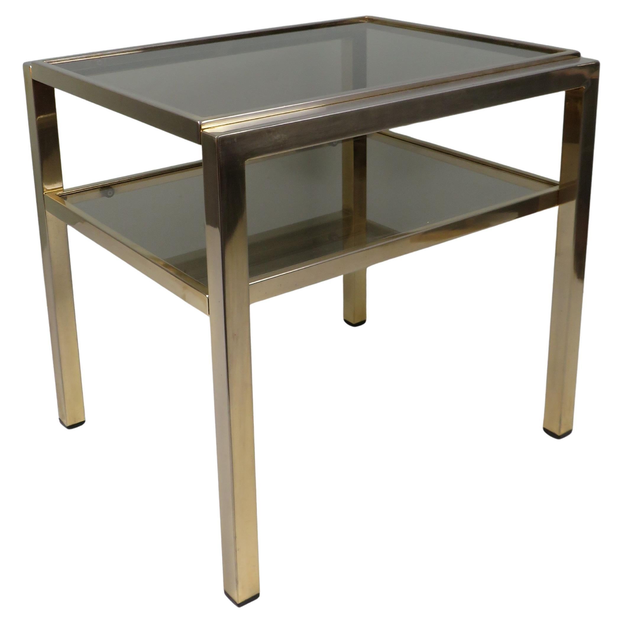 Table d'appoint Hollywood Regency en laiton et verre fumé par De Knudt, Belgian Design