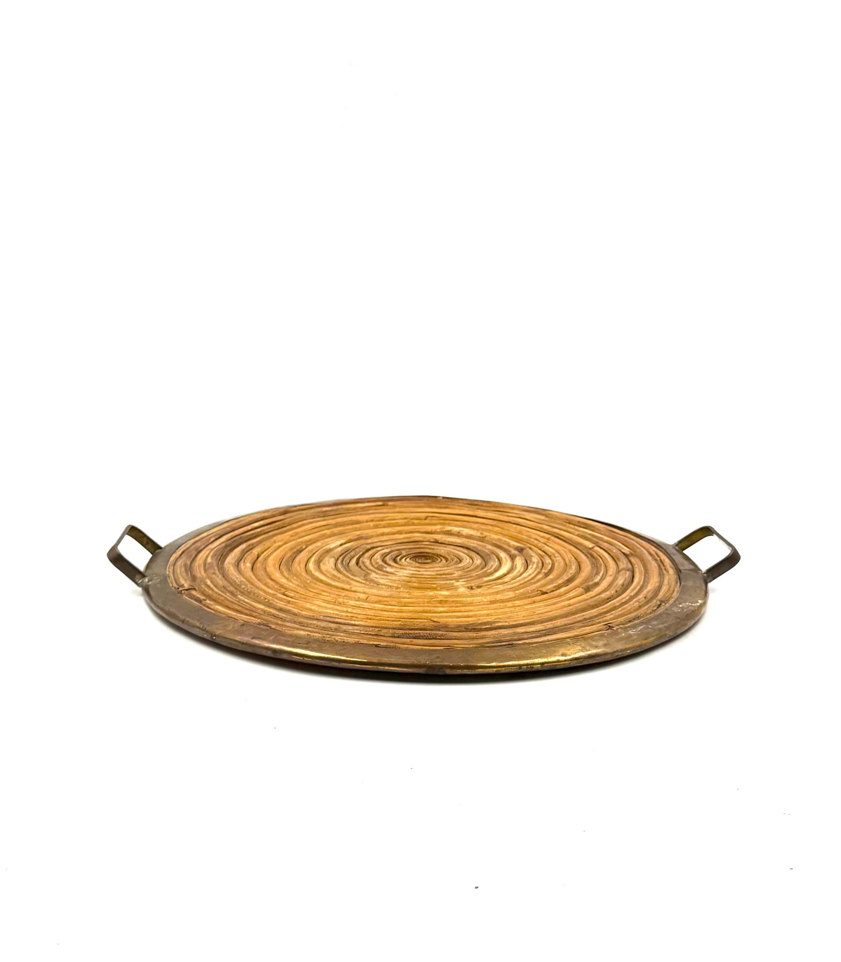 Mid-Century Modern Plateau en laiton et osier de style régence hollywoodienne, Italie, vers 1970 en vente