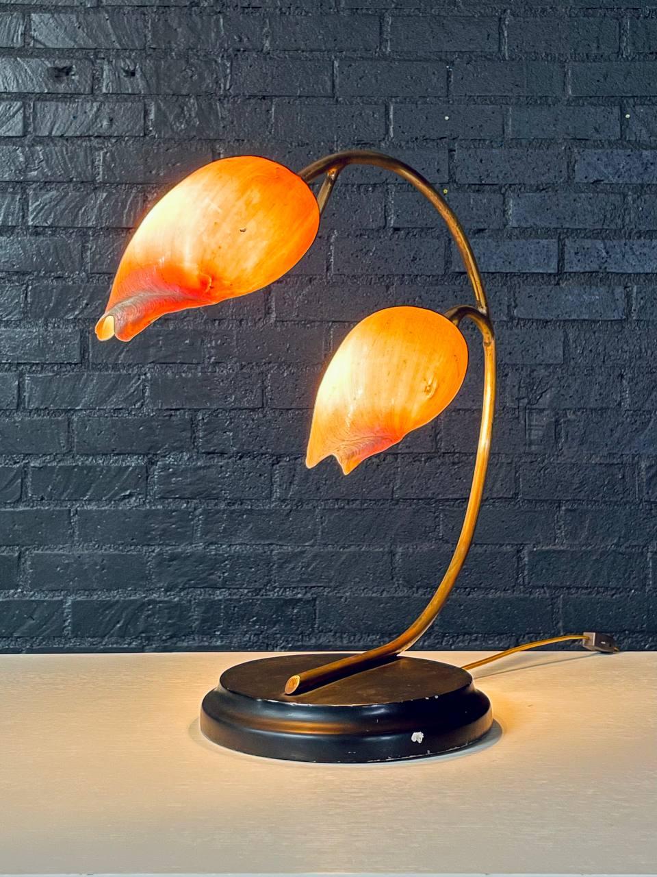 Hollywood Regency Brass Arch Table Lamp w/ Authentic Seashell Shades In Good Condition For Sale In Los Angeles, CA