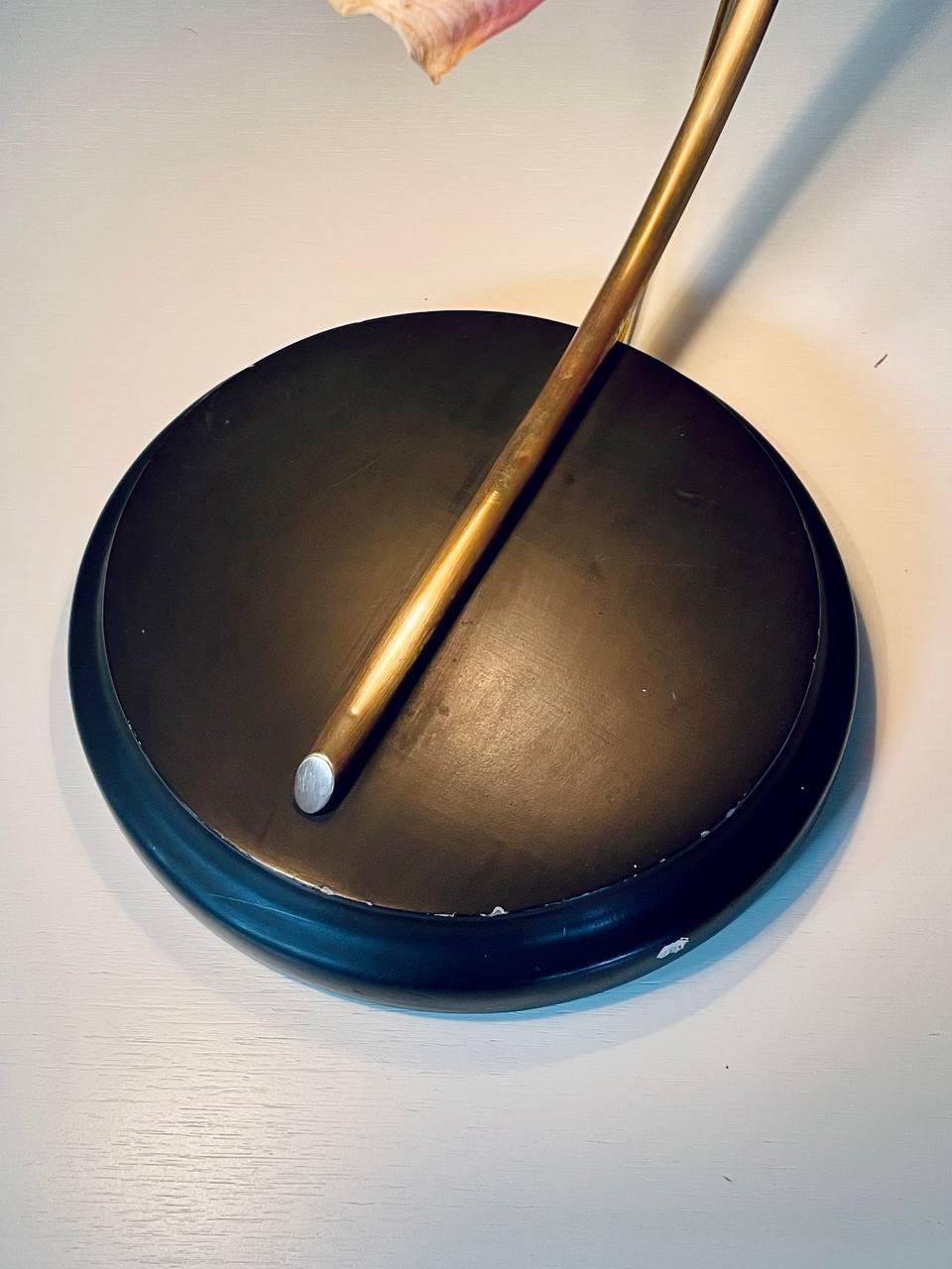 Hollywood Regency Brass Arch Table Lamp w/ Authentic Seashell Shades For Sale 4