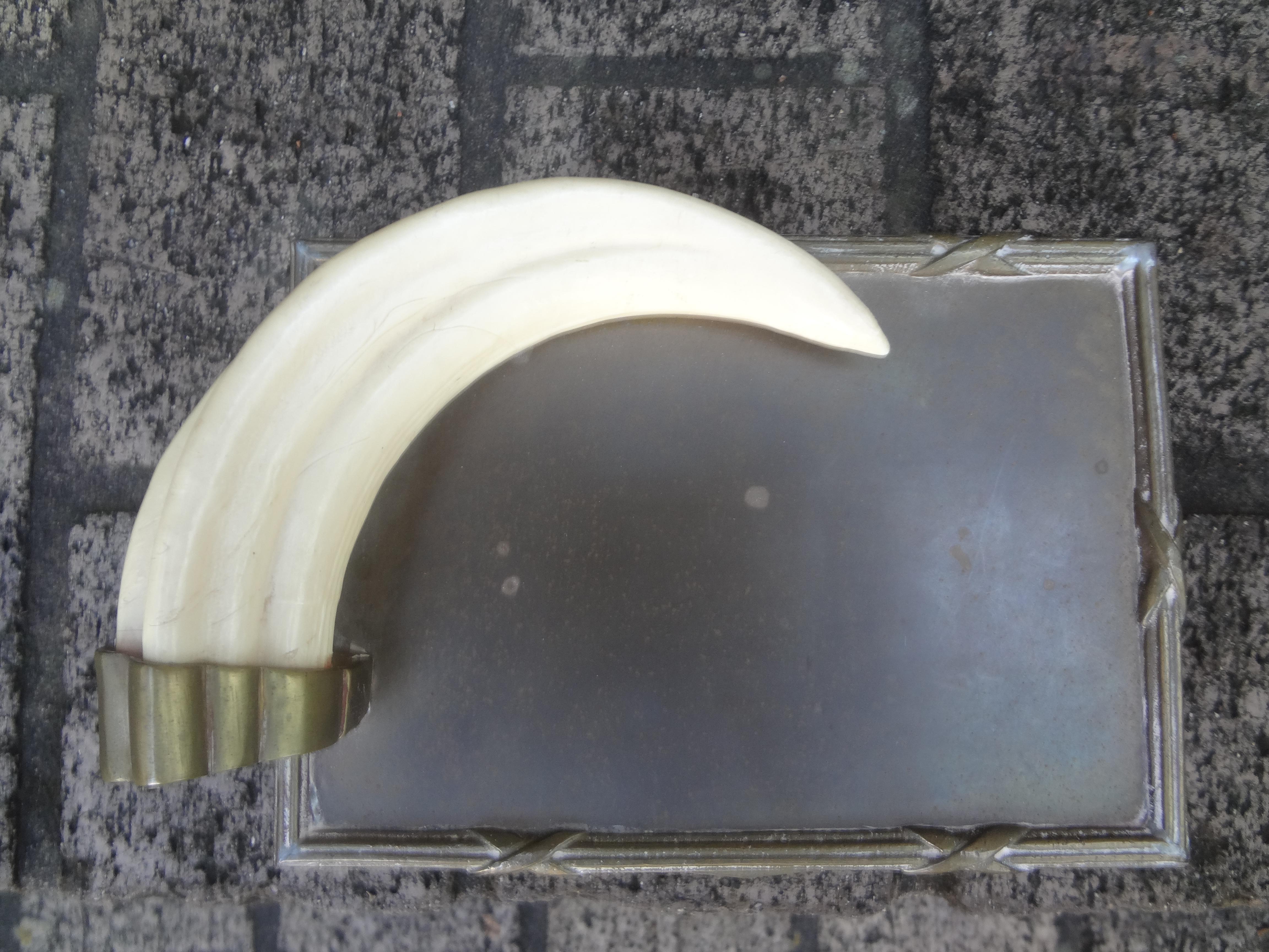 Boîte en laiton Hollywood Regency avec faux tulle ou corne ivoire en vente 4