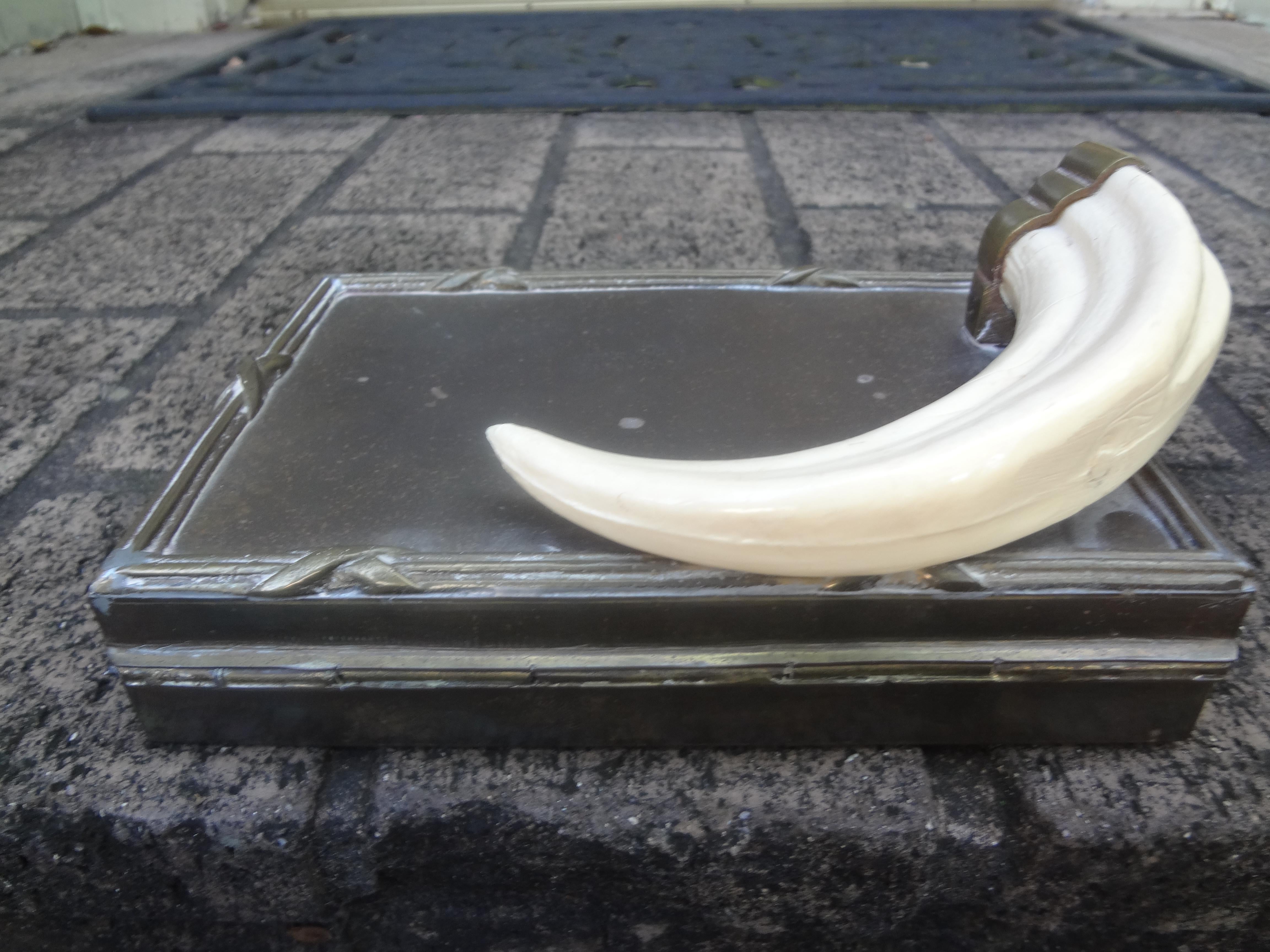 Boîte en laiton Hollywood Regency avec faux tulle ou corne ivoire en vente 6