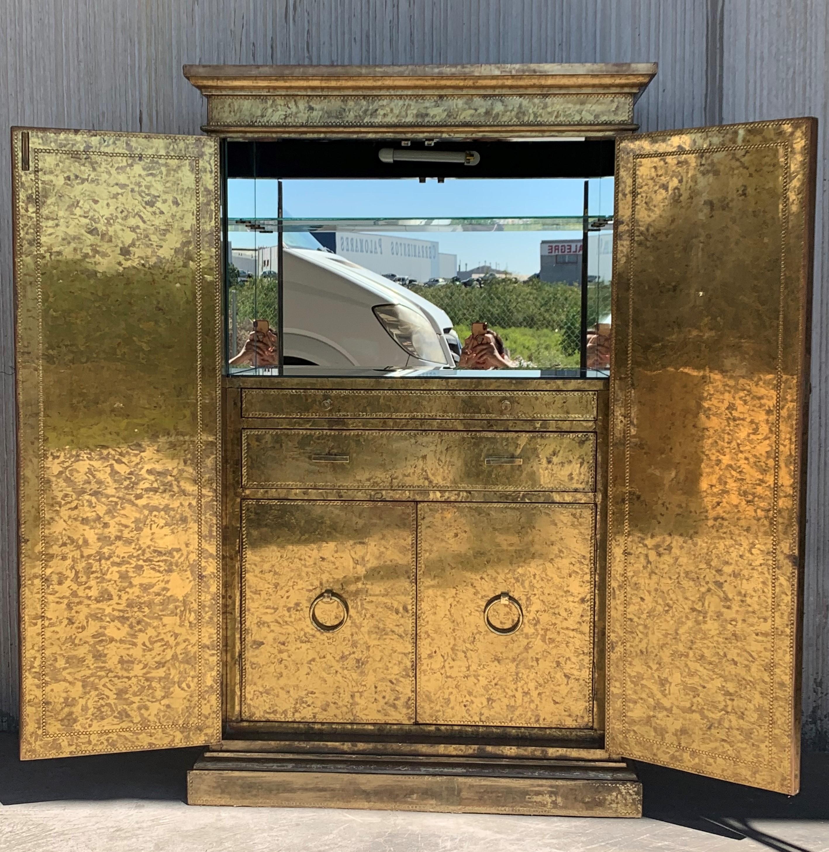 Mid-Century Modern Hollywood Regency Brass Faces Dry Bar with Mirrored Interior