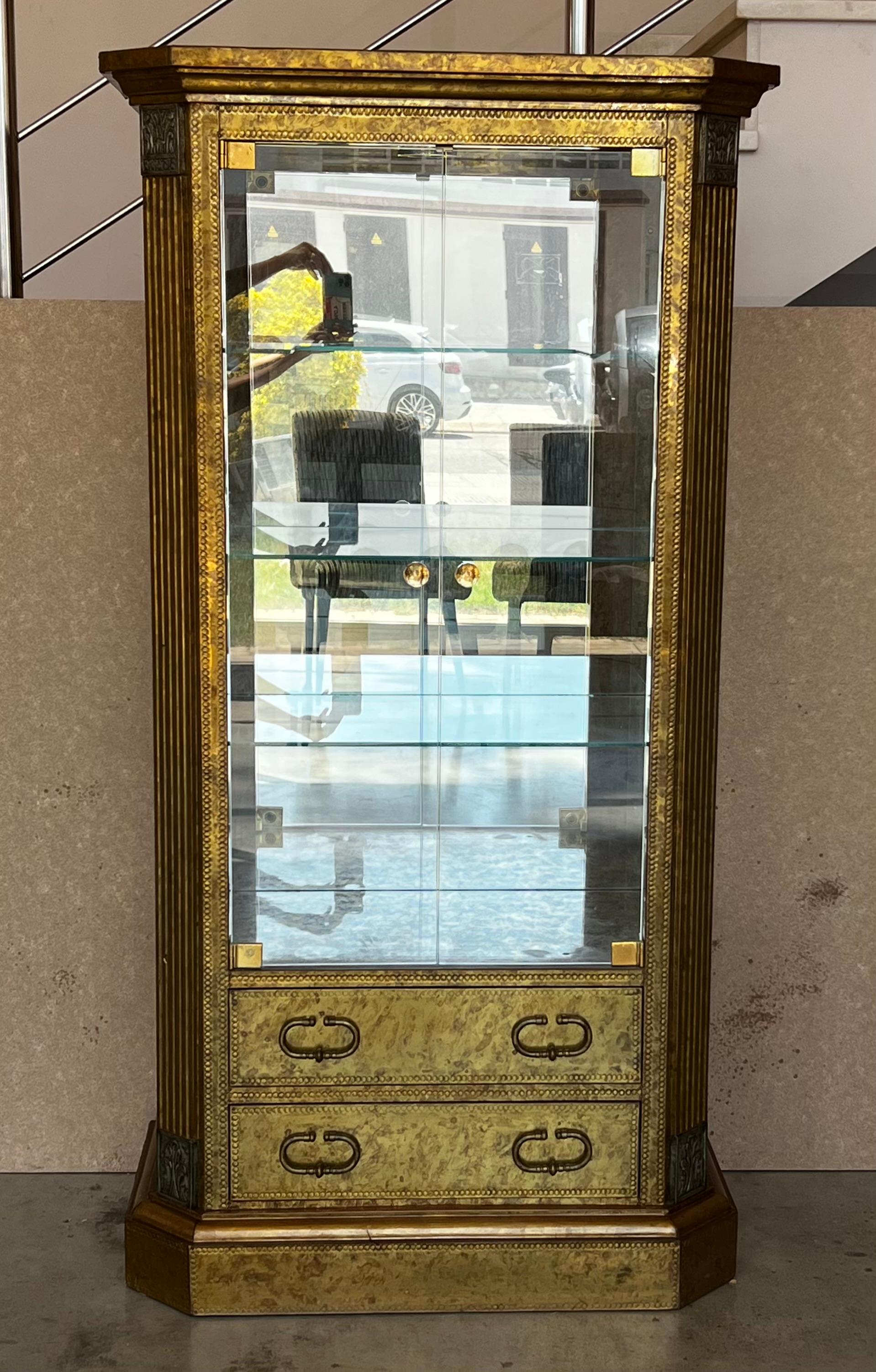 Mid-Century Modern Hollywood Regency Brass Faces Dry Bar with Mirrored Interior For Sale