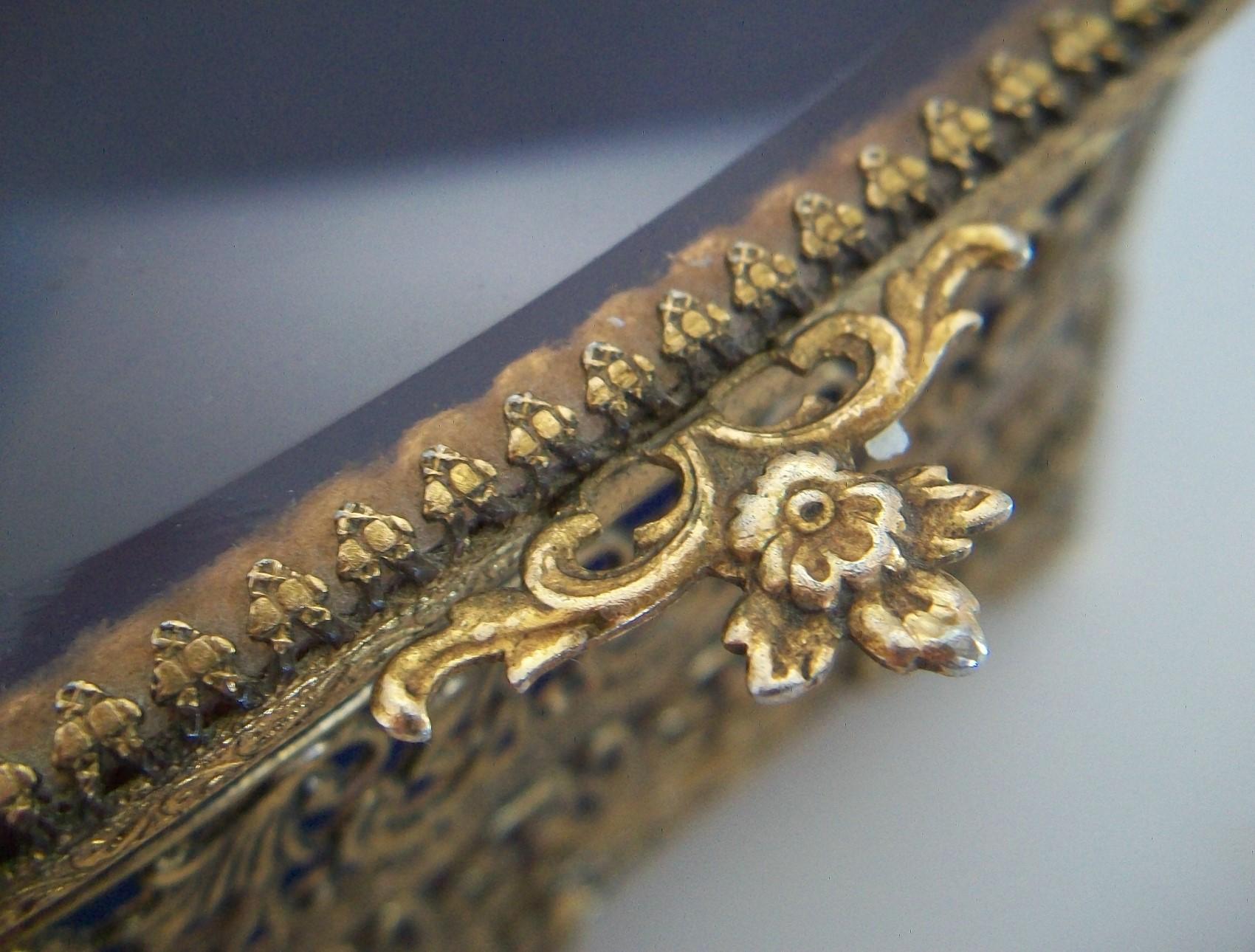 Hollywood Regency Brass Filigree & Glass Jewelry Box, France, Mid-20th Century 8