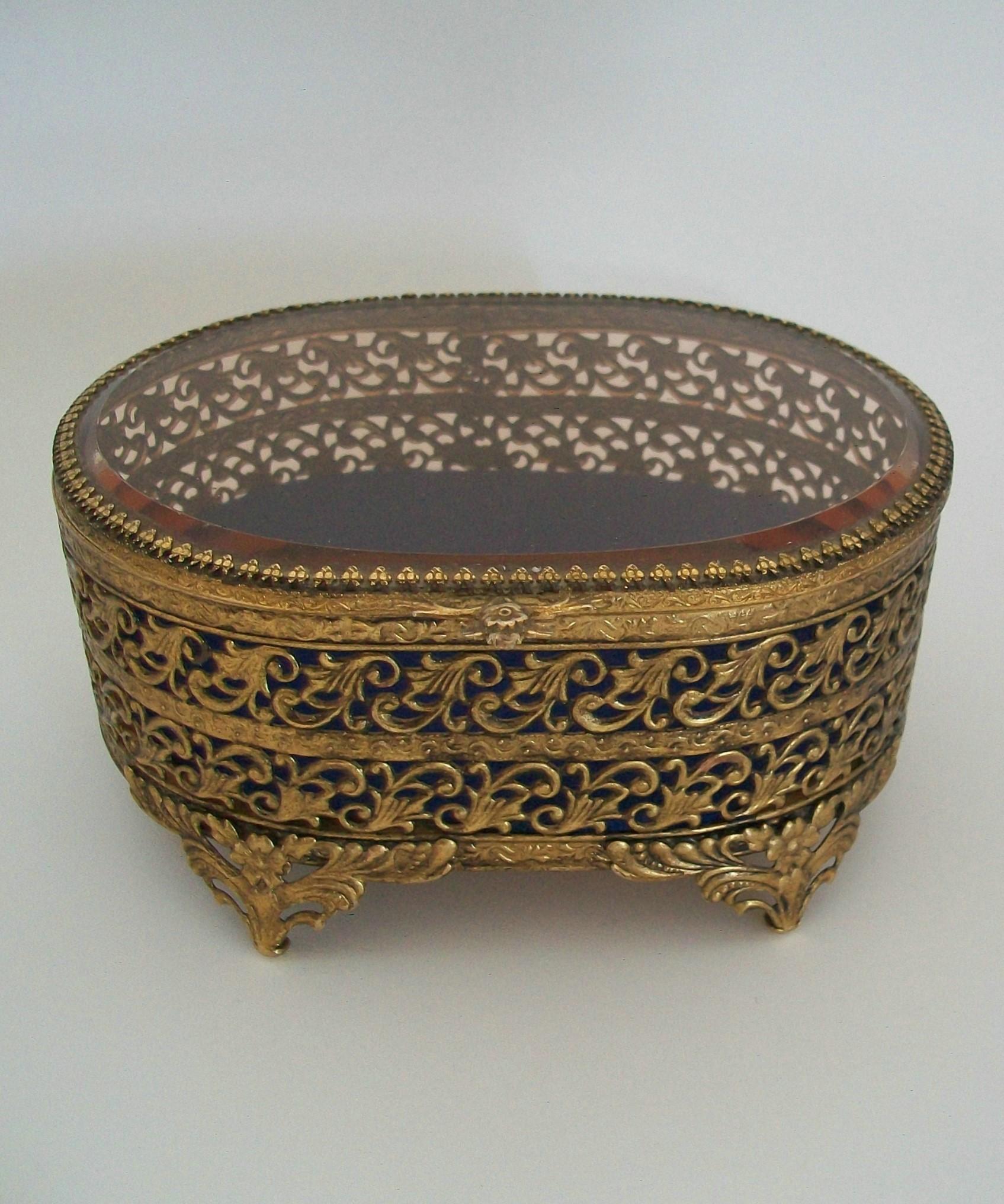 Hand-Crafted Hollywood Regency Brass Filigree & Glass Jewelry Box, France, Mid-20th Century For Sale