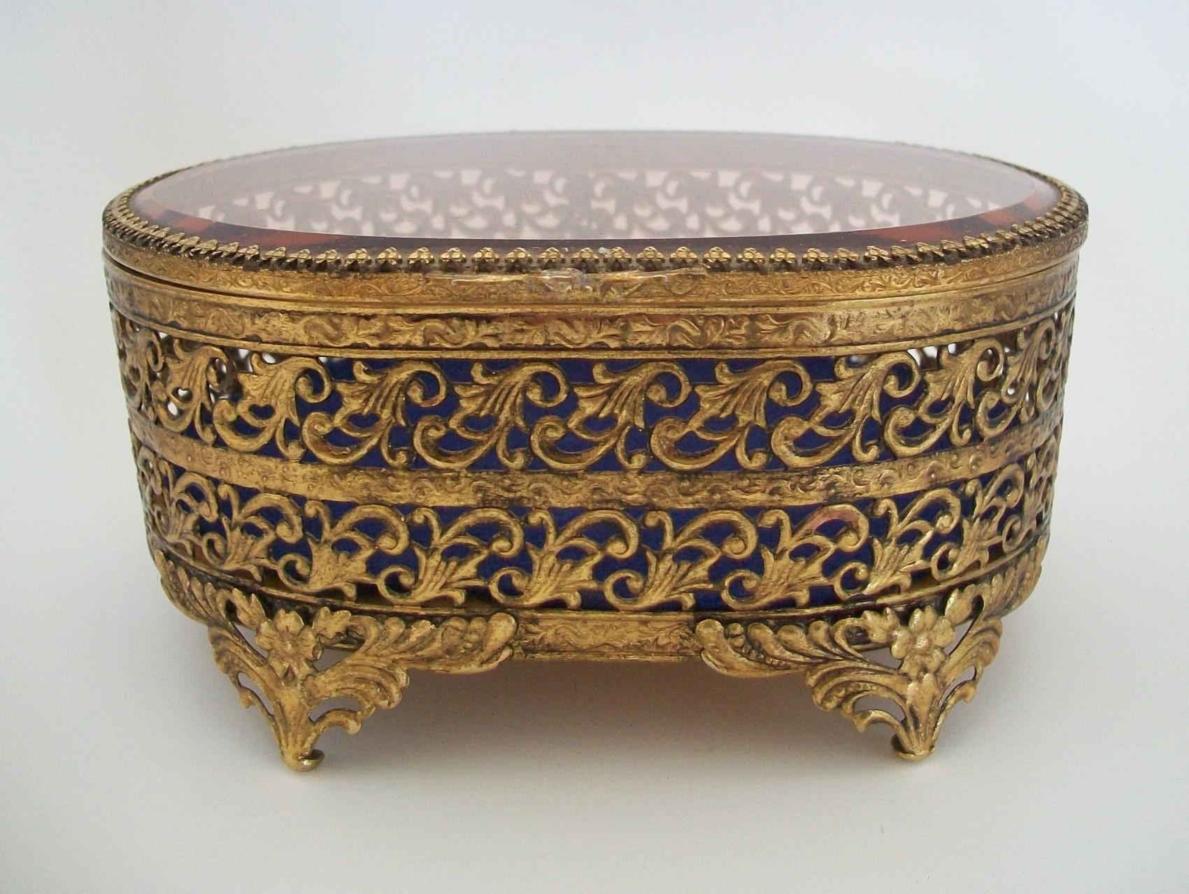 Hollywood Regency Brass Filigree & Glass Jewelry Box, France, Mid-20th Century For Sale 1