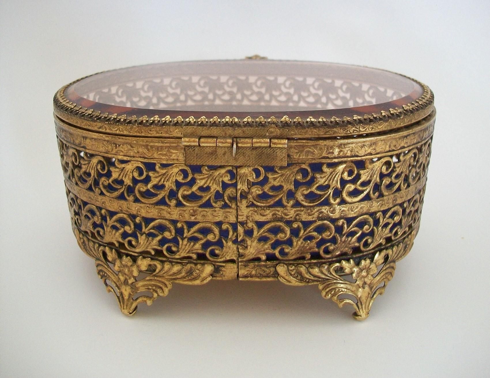 Hollywood Regency Brass Filigree & Glass Jewelry Box, France, Mid-20th Century 2