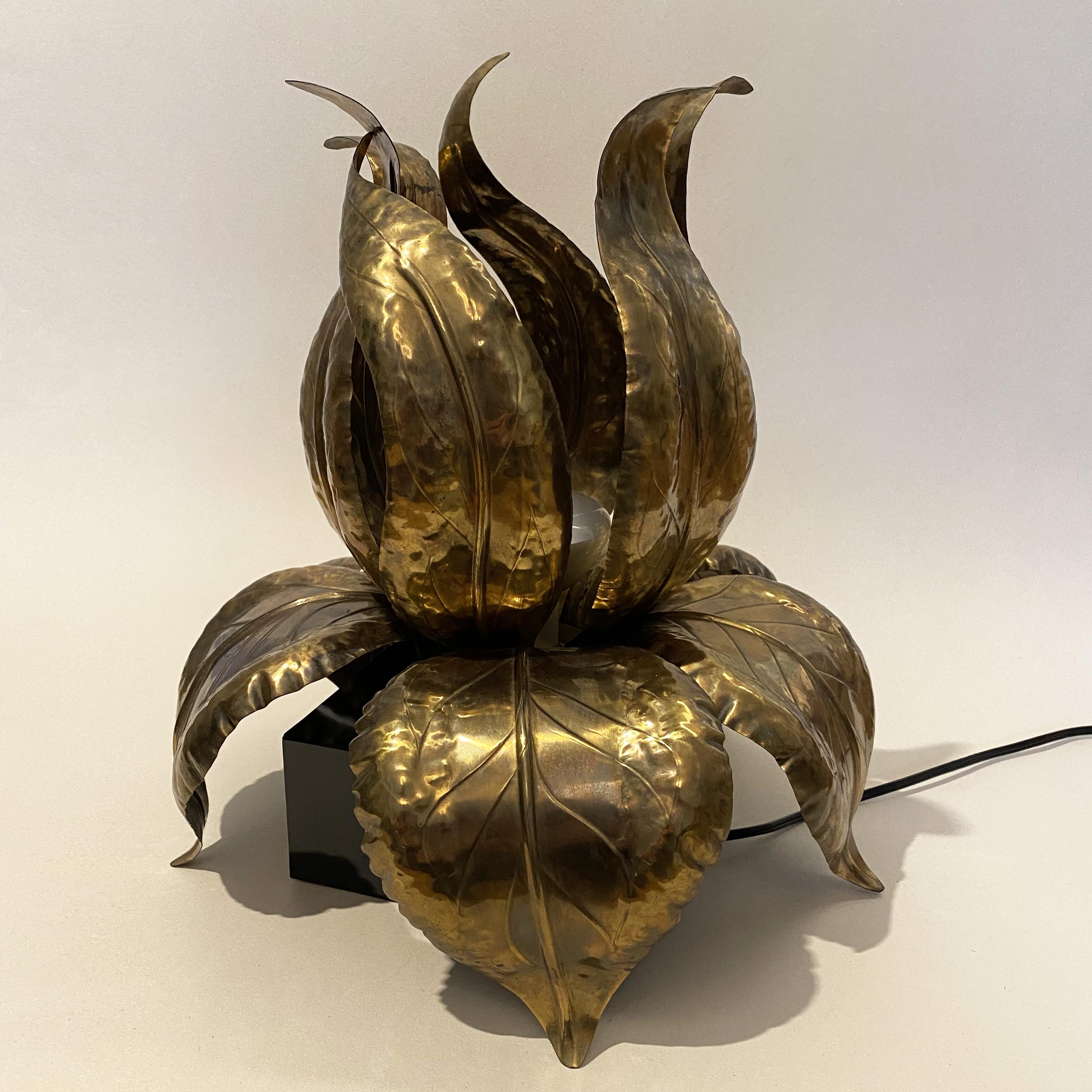 Late 20th Century Hollywood Regency Brass Foliage (iris / water lily) Lamp by Maison Jansen, 1970s
