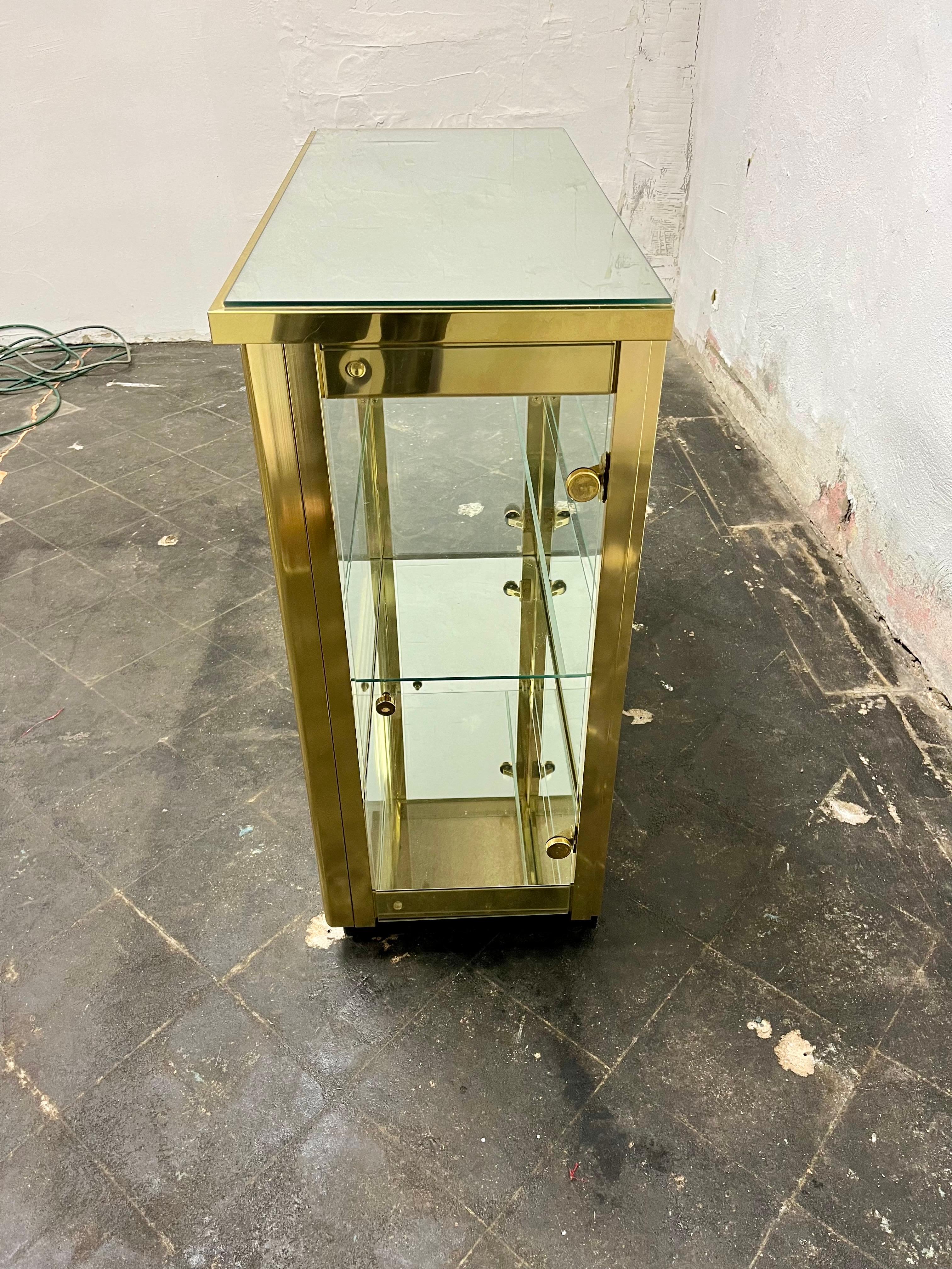 Italian Hollywood Regency Brass & Glass Display or Curio Cabinet After Mastercraft For Sale