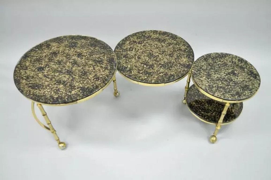 Table basse d'appoint ronde en laiton et verre imitation bambou Hollywood Regency Bon état - En vente à Philadelphia, PA