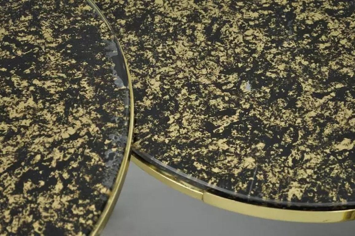 Table basse d'appoint ronde en laiton et verre imitation bambou Hollywood Regency en vente 2