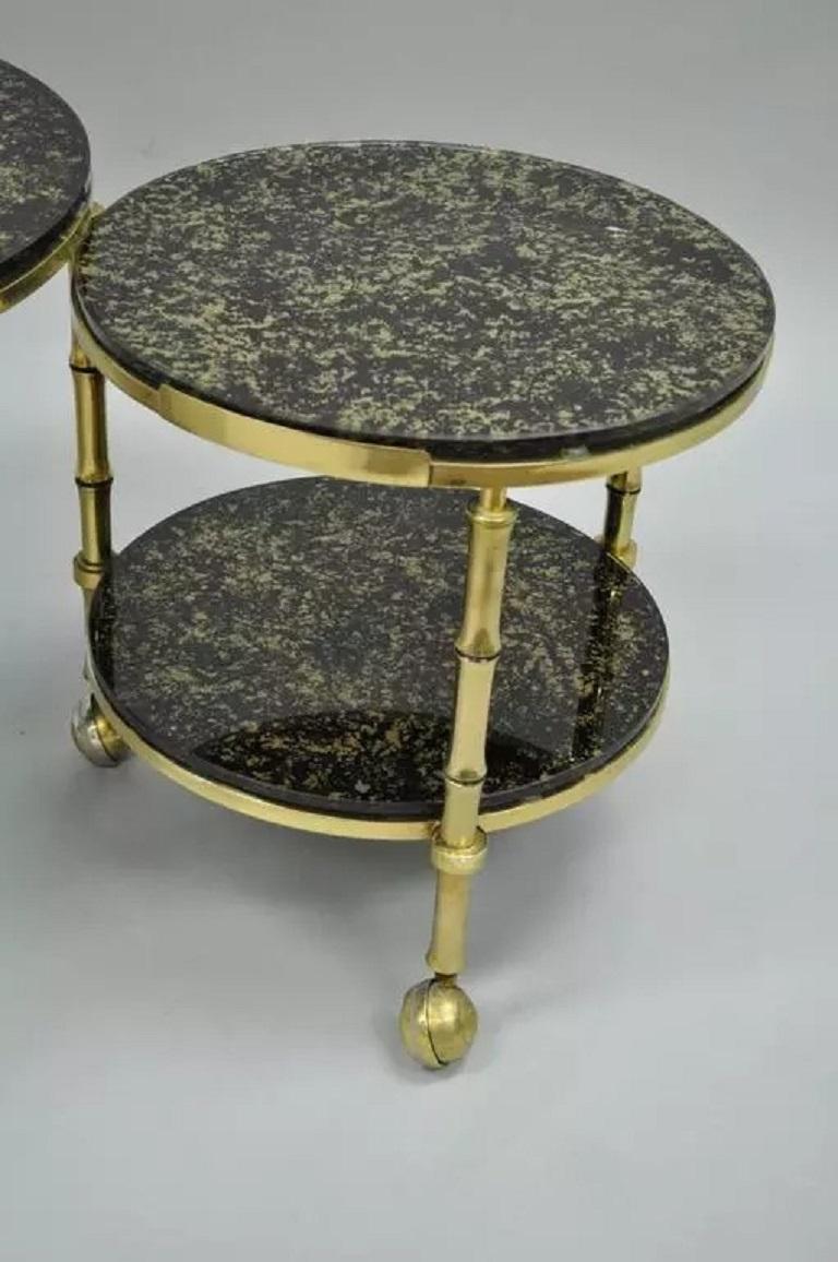 Table basse d'appoint ronde en laiton et verre imitation bambou Hollywood Regency en vente 3