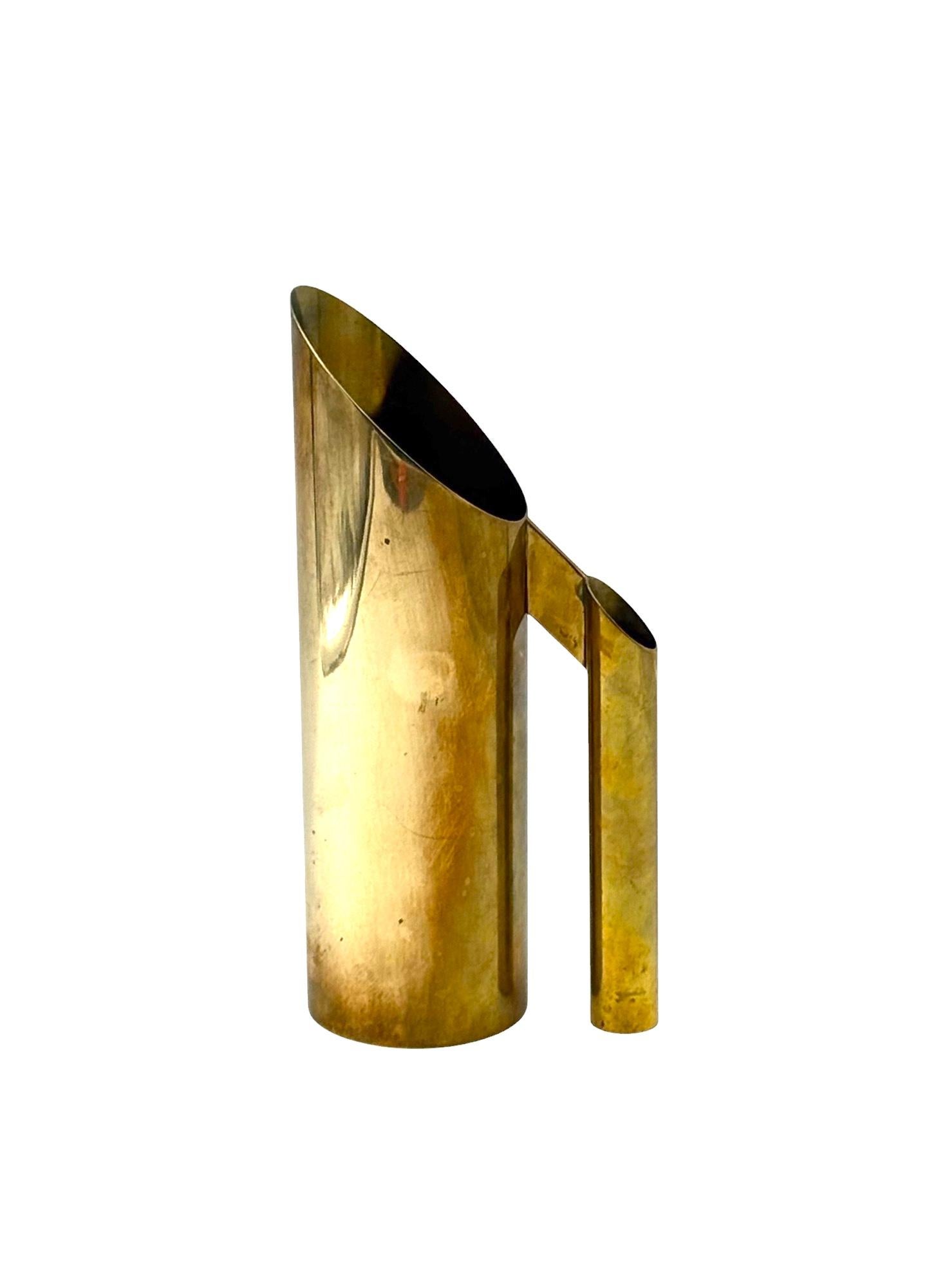 Pichet / vase en laiton de style régence hollywoodienne, Kaleb Italie 1970 en vente 3