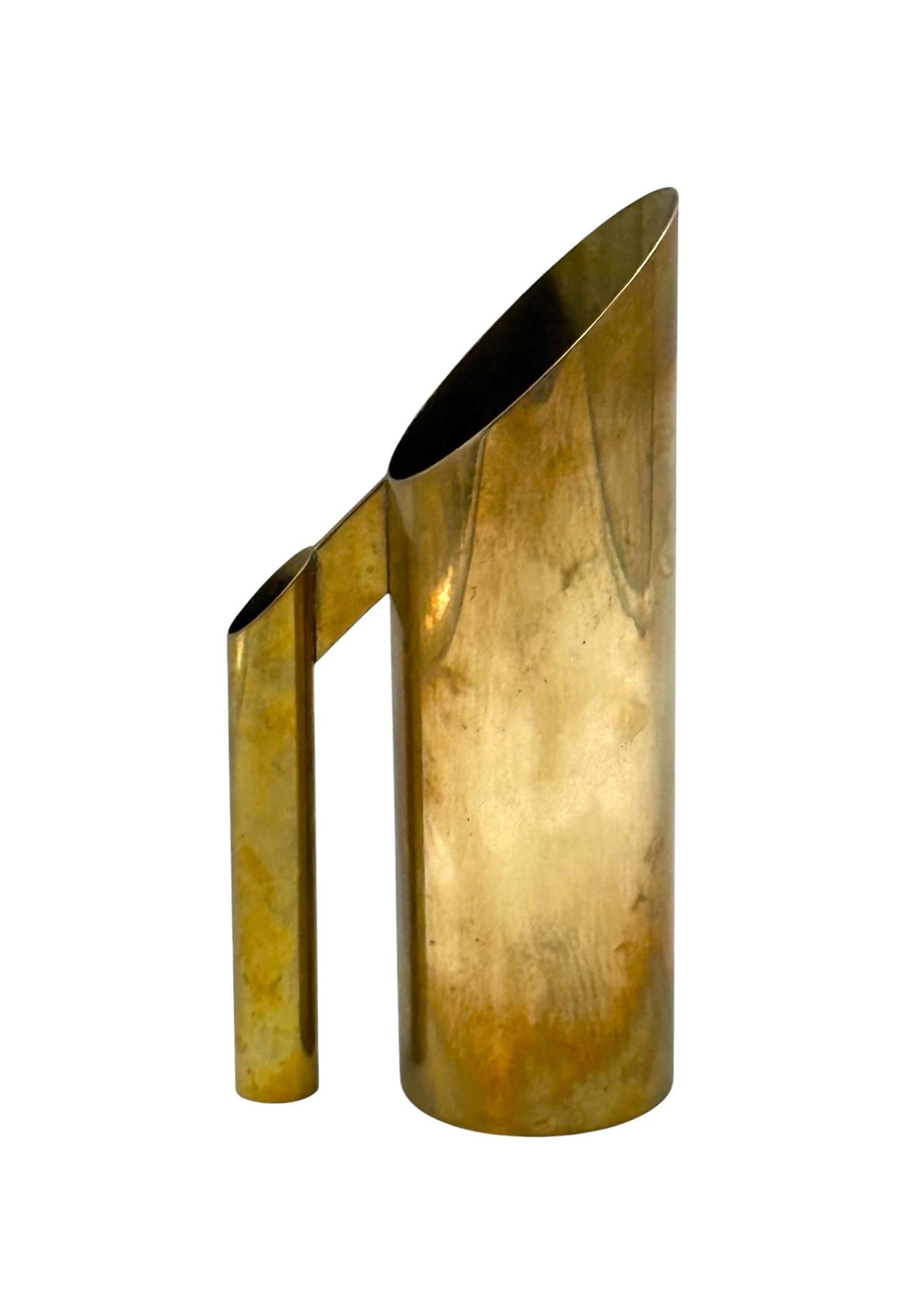 Pichet / vase en laiton de style régence hollywoodienne, Kaleb Italie 1970 en vente 4