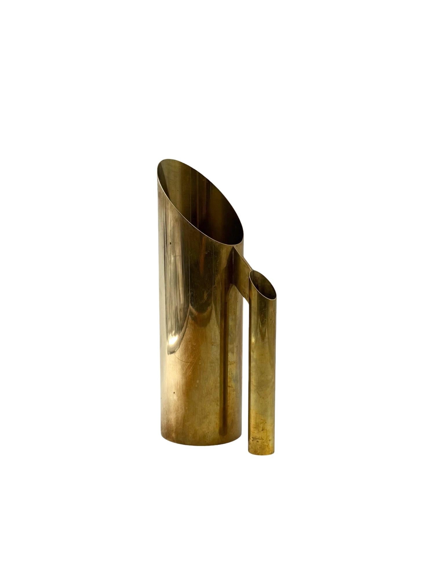 Pichet / vase en laiton de style régence hollywoodienne, Kaleb Italie 1970 en vente 1