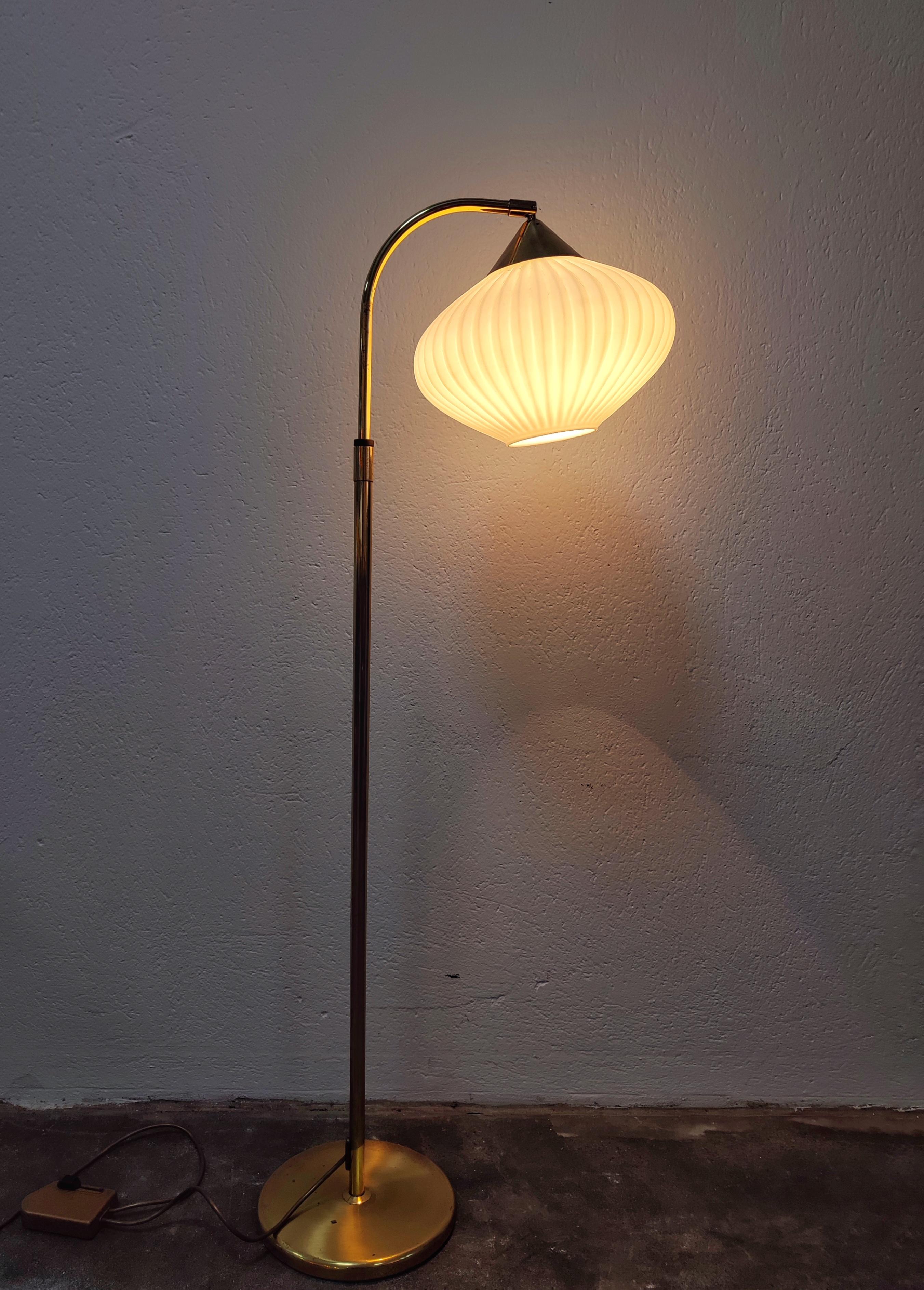 Mid-20th Century Hollywood Regency Brass Lamp with Opaline Glass Shade, Italy 1960s