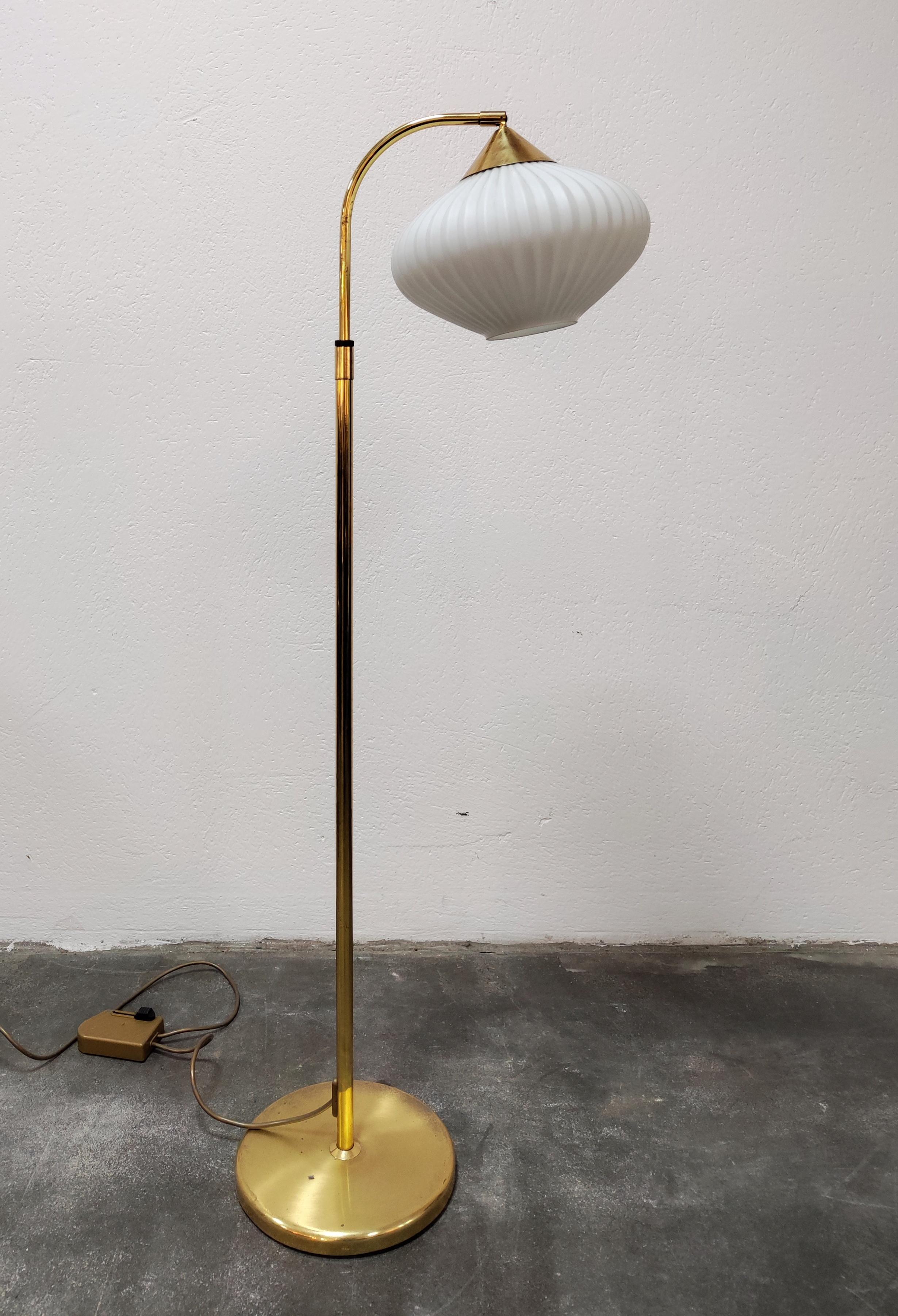 Hollywood Regency Brass Lamp with Opaline Glass Shade, Italy 1960s 1