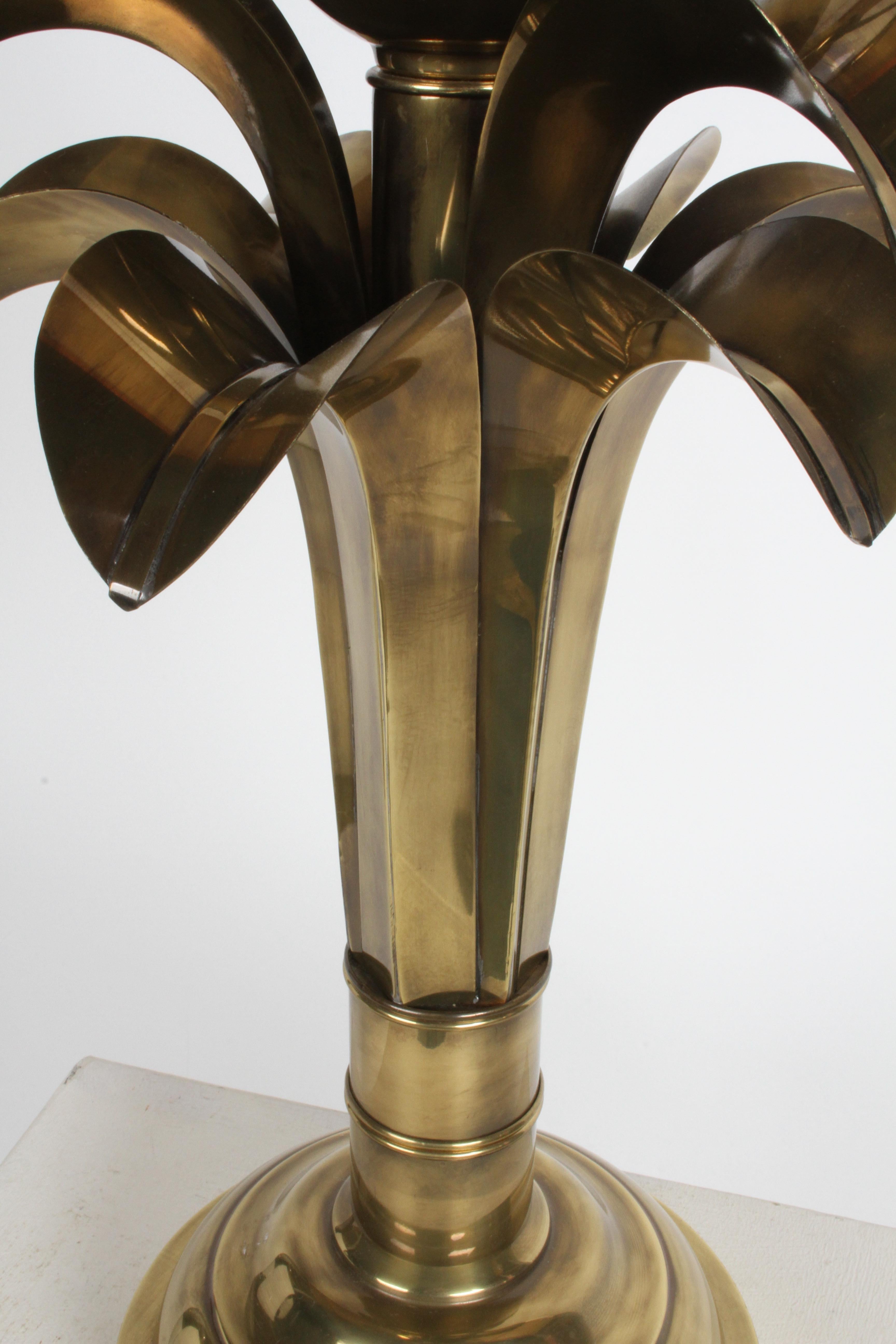20th Century Hollywood Regency Brass Palm Leaf Tree Lamp circa 1970s by Hart Associates For Sale