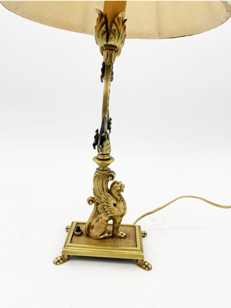 Mid-20th Century Hollywood Regency Brass Scrolling Griffin Table Lamp w/ Lamp Shade For Sale