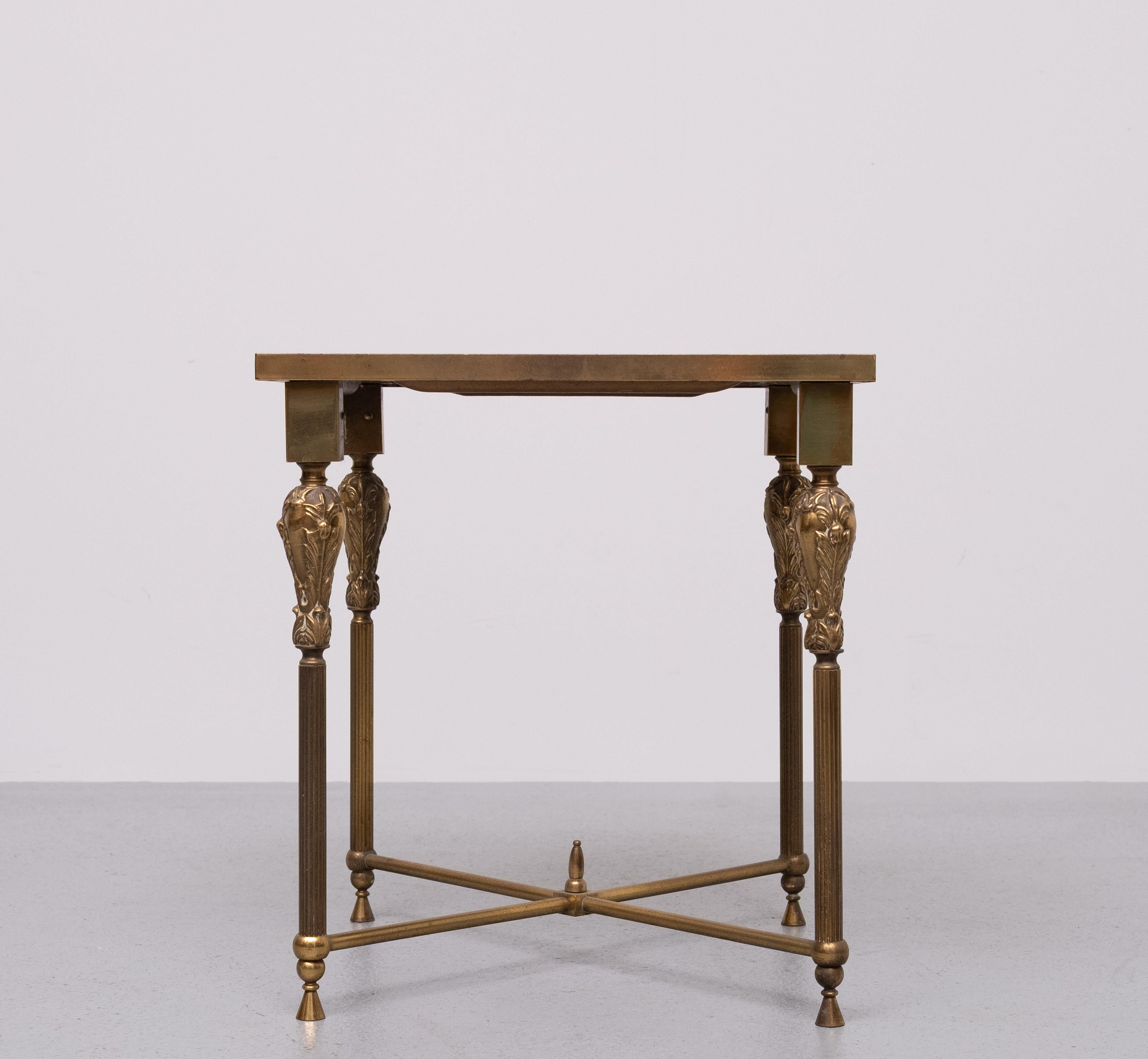 Hollywood Regency Beistelltisch aus Messing Maison Jansen  1970s (Ende des 20. Jahrhunderts) im Angebot