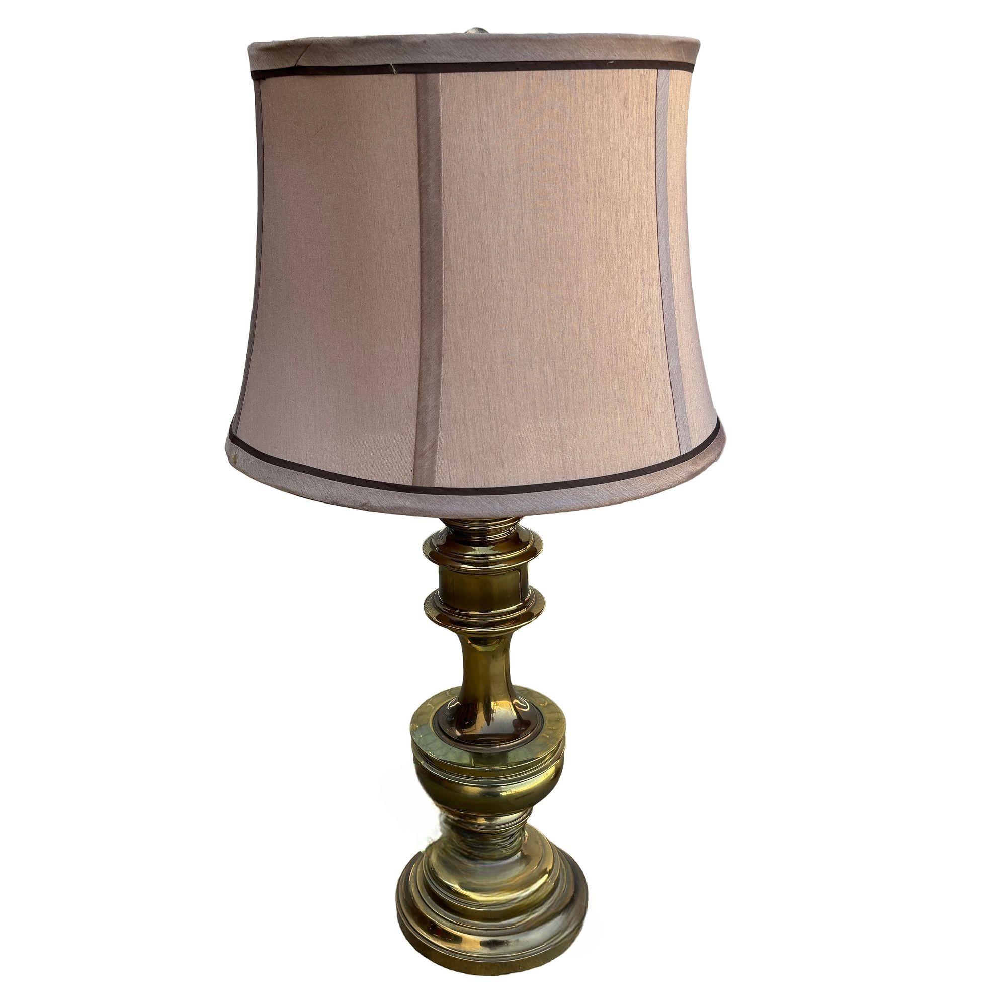 Hollywood Regency Brass Stiffel Style Table Lamp In Excellent Condition For Sale In Van Nuys, CA