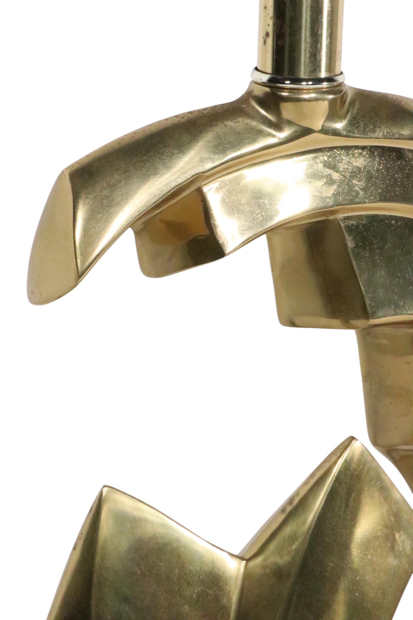 Lampe de table Hollywood Regency Tidal Wave en laiton par Pierre Cardin c. 1980's en vente 11