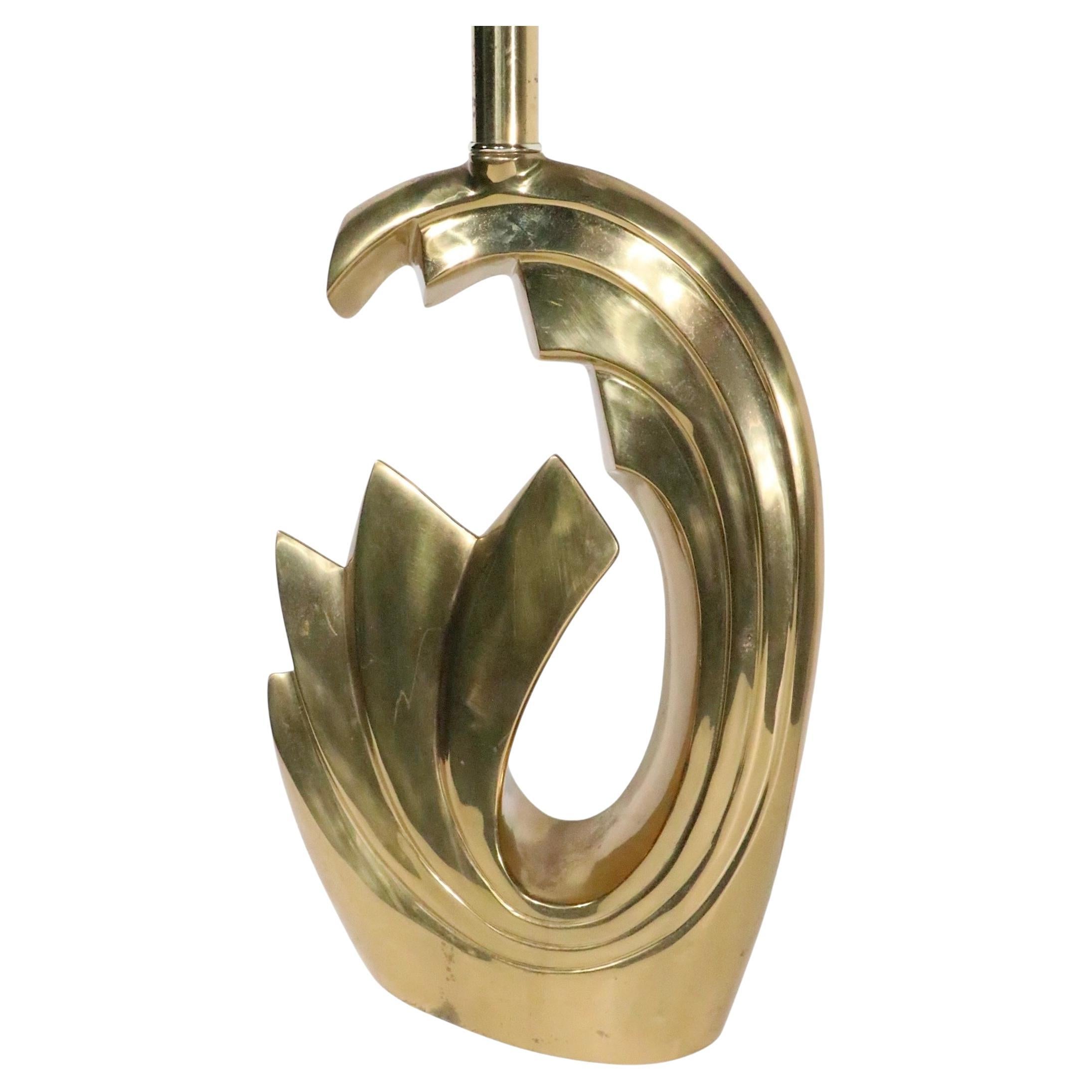 20ième siècle Lampe de table Hollywood Regency Tidal Wave en laiton par Pierre Cardin c. 1980's en vente